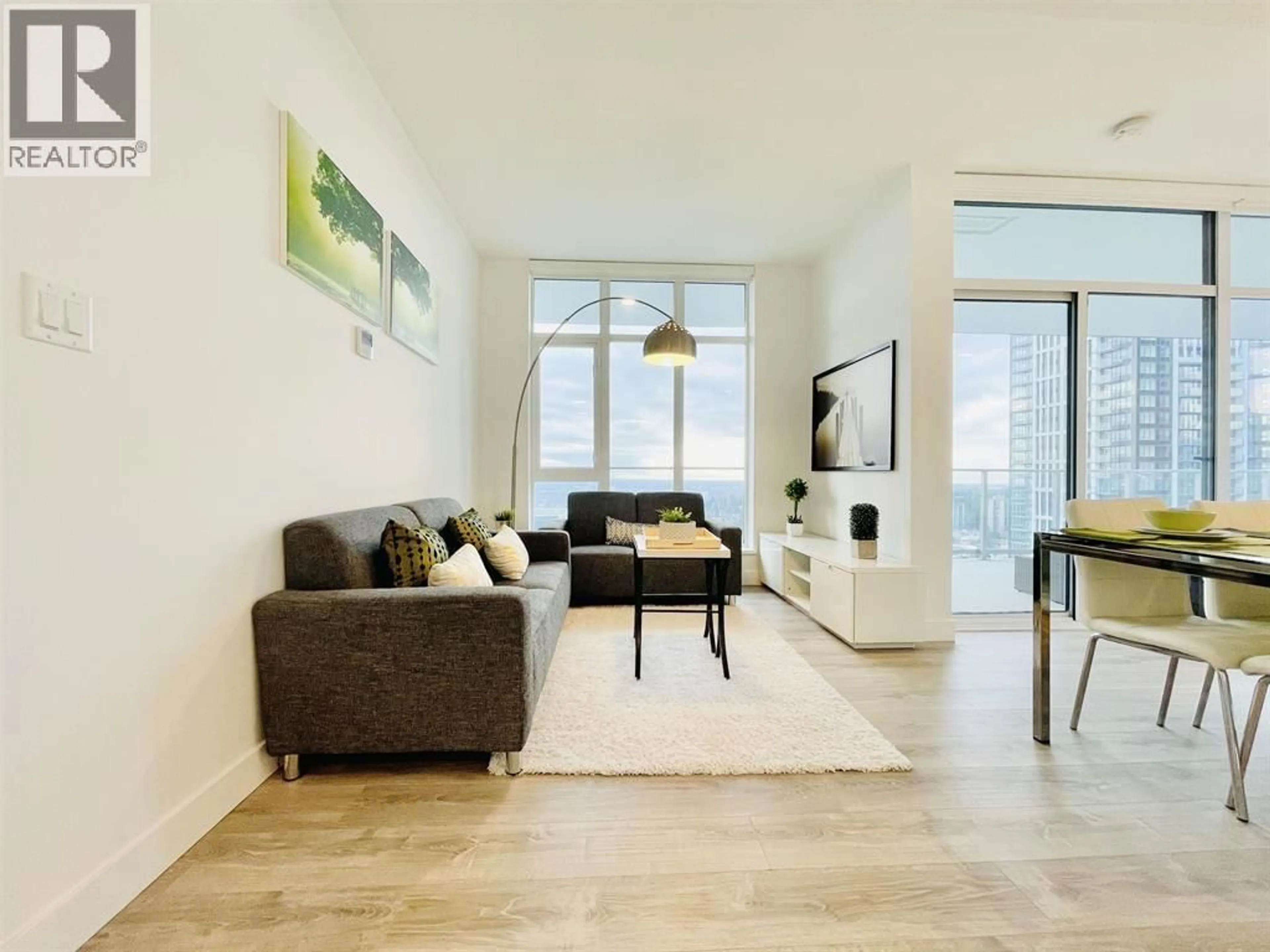 Living room with furniture, unknown for 1506 - 6511 SUSSEX AVENUE, Burnaby British Columbia V5H0K5