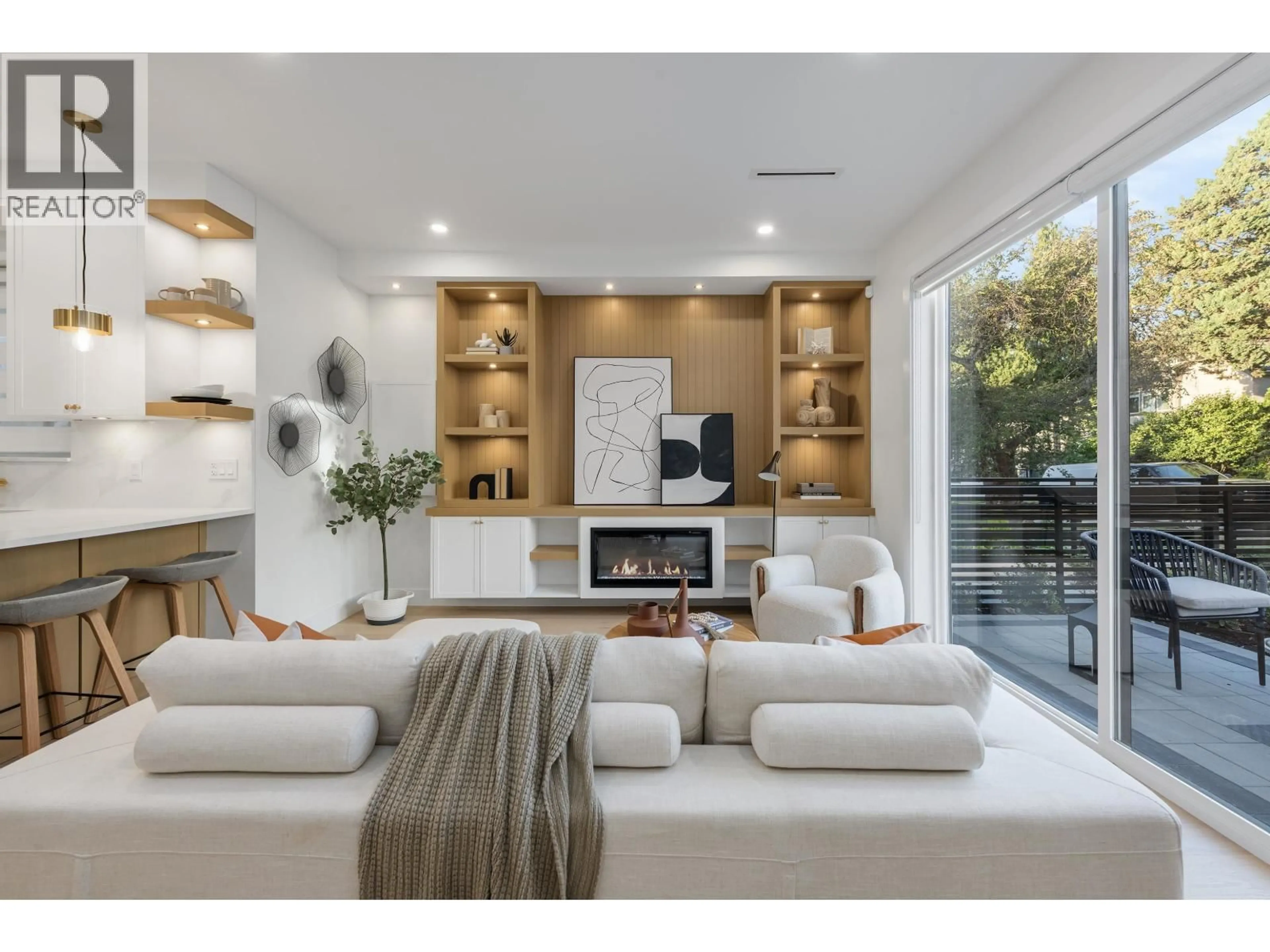 Living room with furniture, unknown for 1 - 4855 DUMFRIES STREET, Vancouver British Columbia V5N3T8