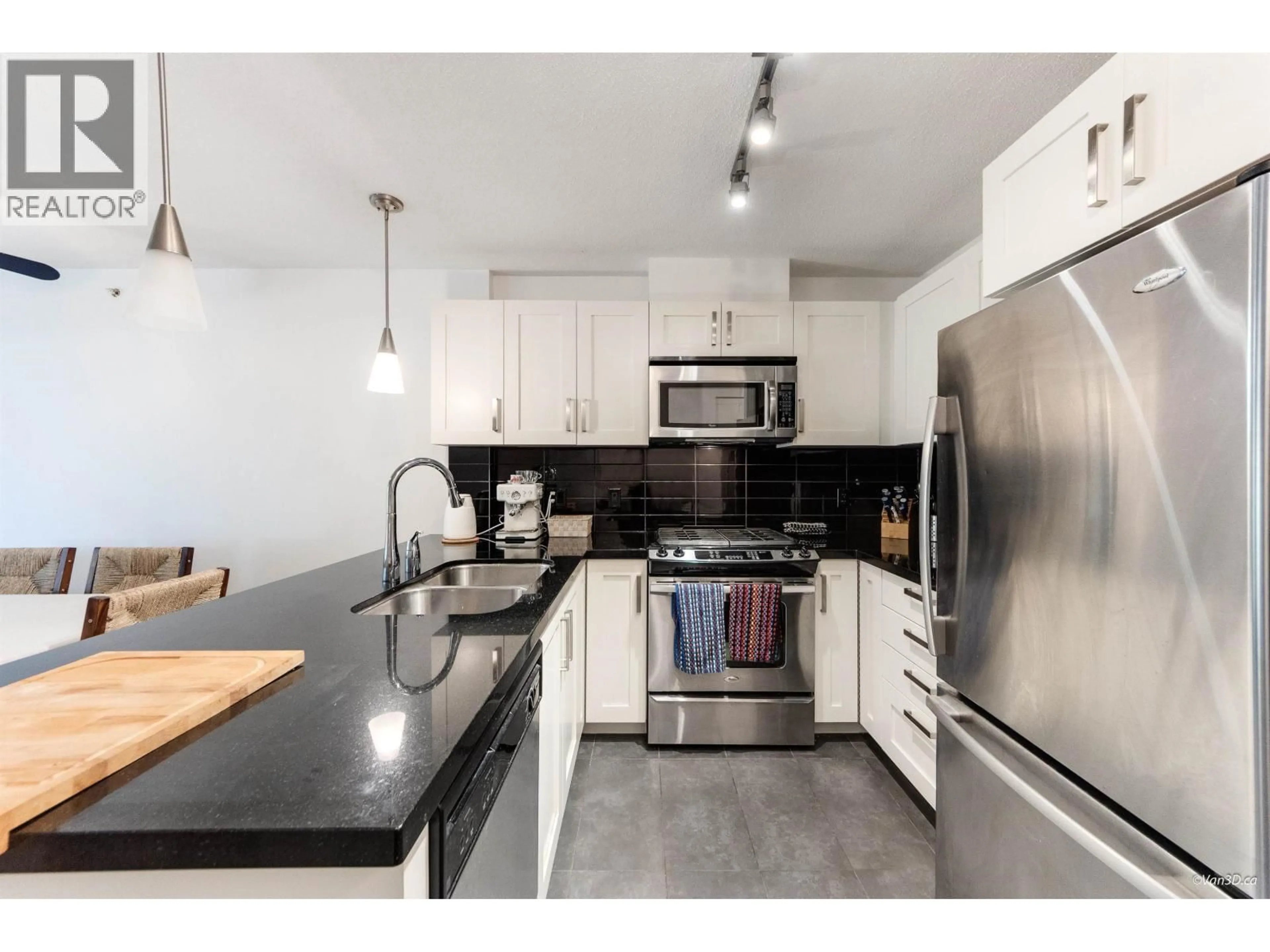 Open concept kitchen, unknown for 209 - 2133 DOUGLAS ROAD, Burnaby British Columbia V5C0E9