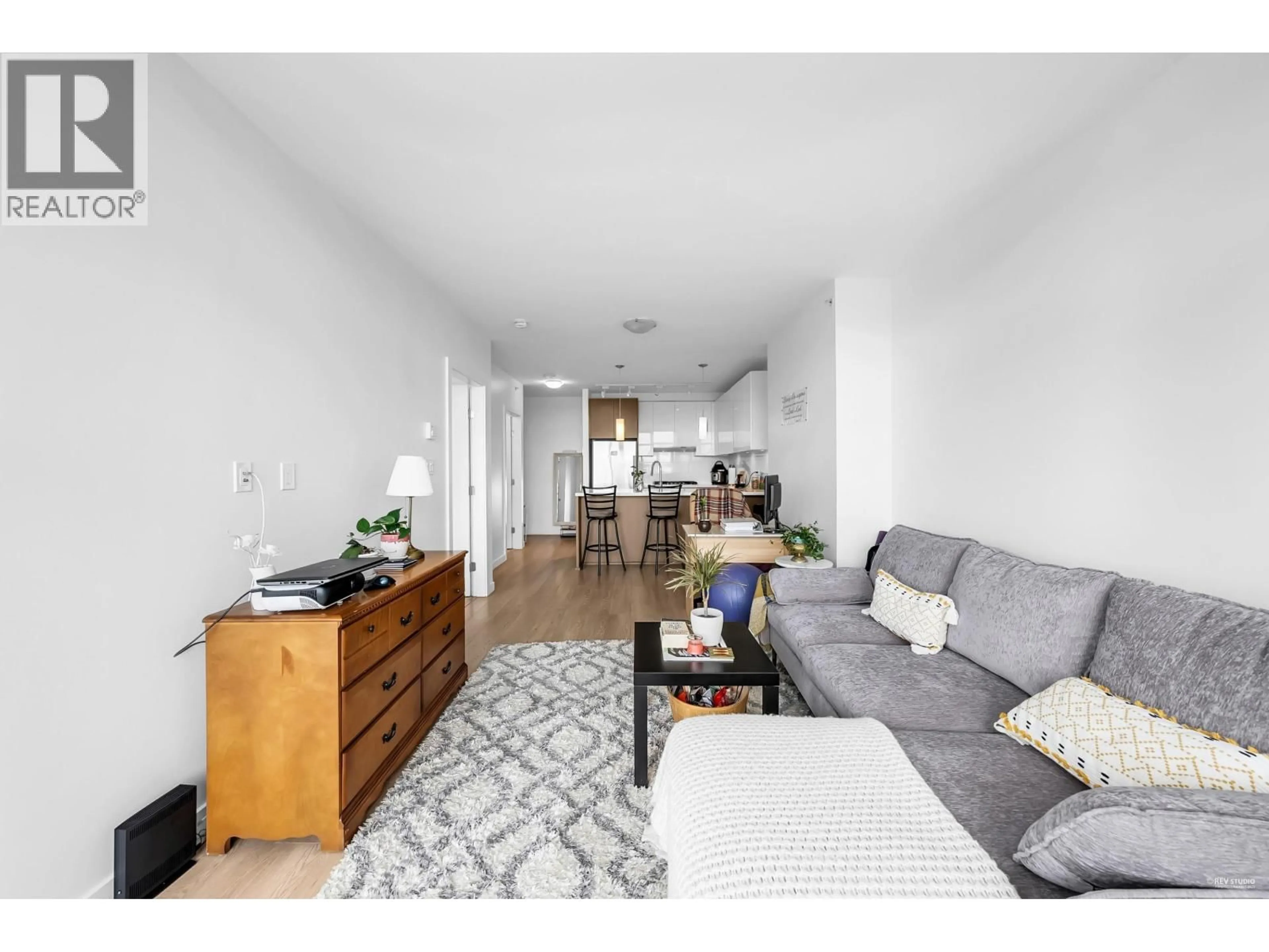 Living room with furniture, unknown for 1906 - 3080 LINCOLN AVENUE, Coquitlam British Columbia V3B0L9