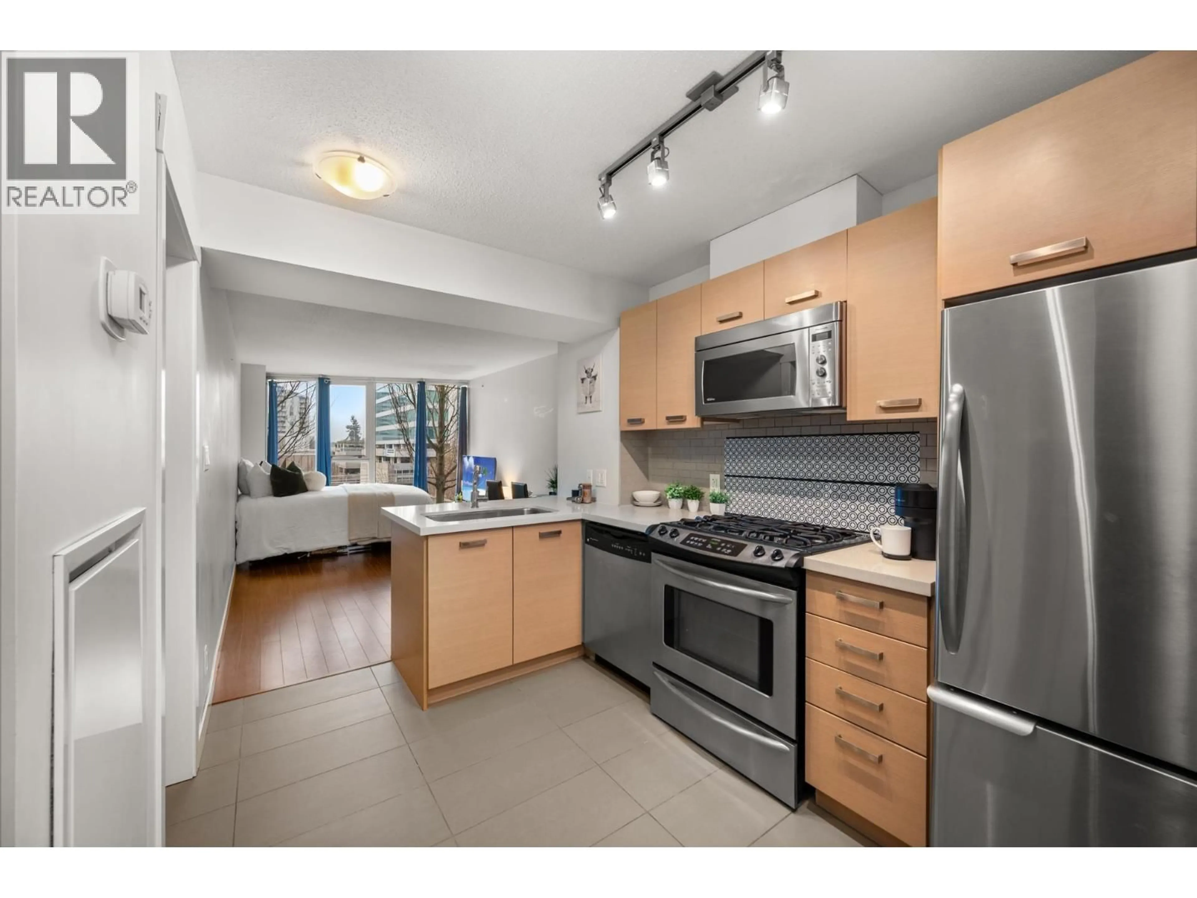 Standard kitchen, unknown for 612 - 8033 SABA ROAD, Richmond British Columbia V6Y4M8