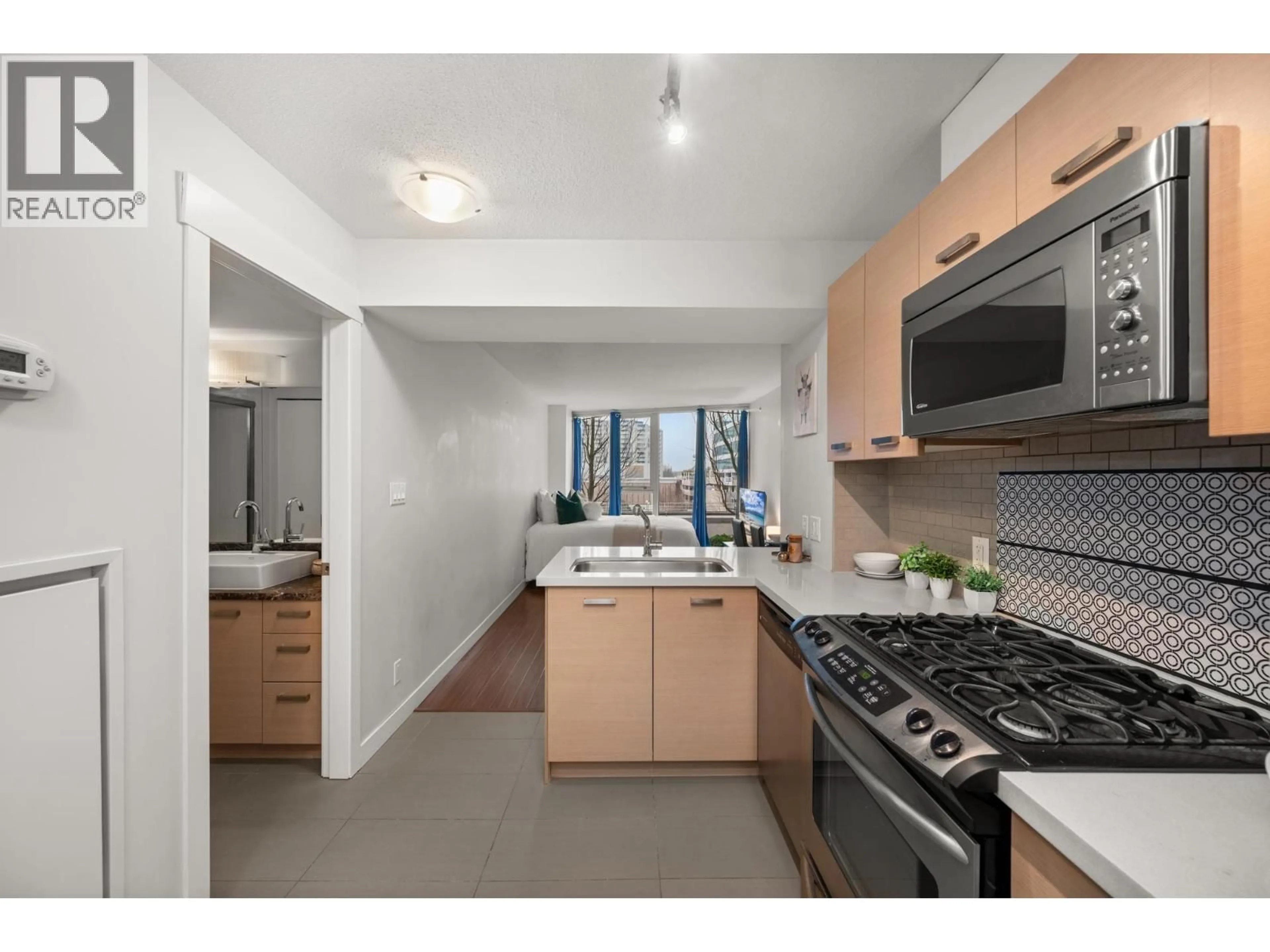 Standard kitchen, unknown for 612 - 8033 SABA ROAD, Richmond British Columbia V6Y4M8