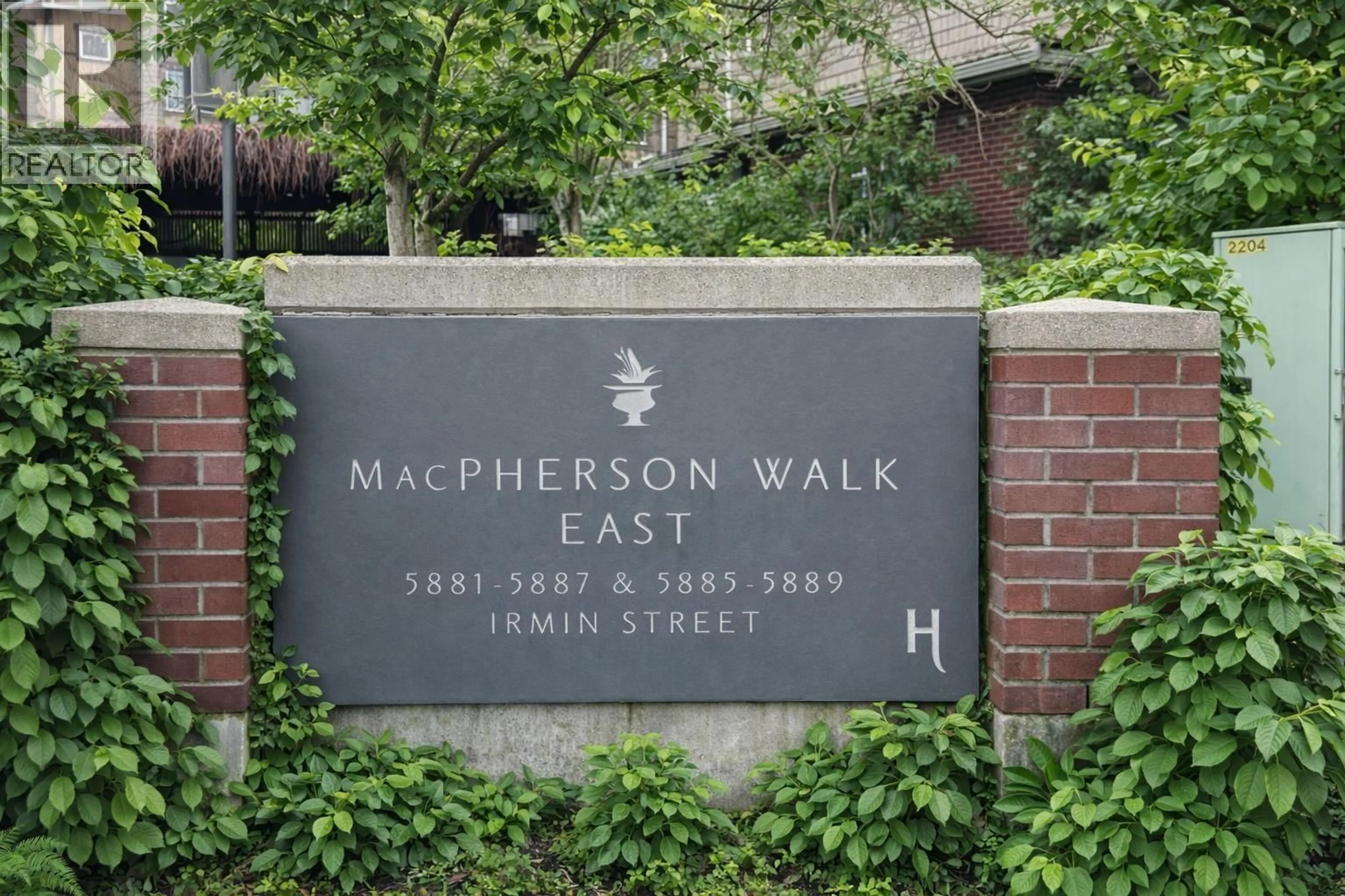 Unknown for 301 - 5775 IRMIN STREET, Burnaby British Columbia V5J0C3