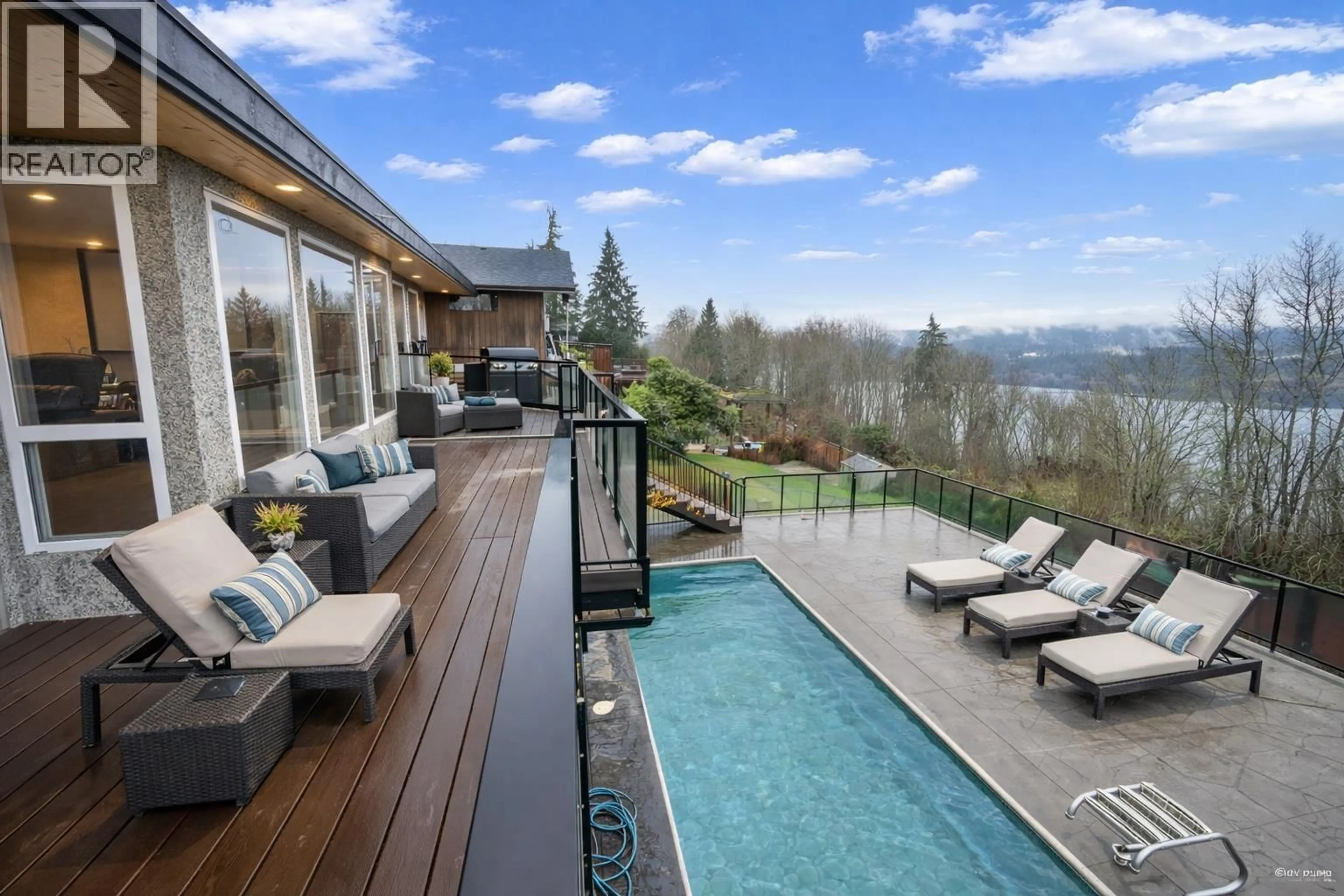 Patio, water/lake/river/ocean view for 5807 HIGHFIELD DRIVE, Burnaby British Columbia V5B1E4