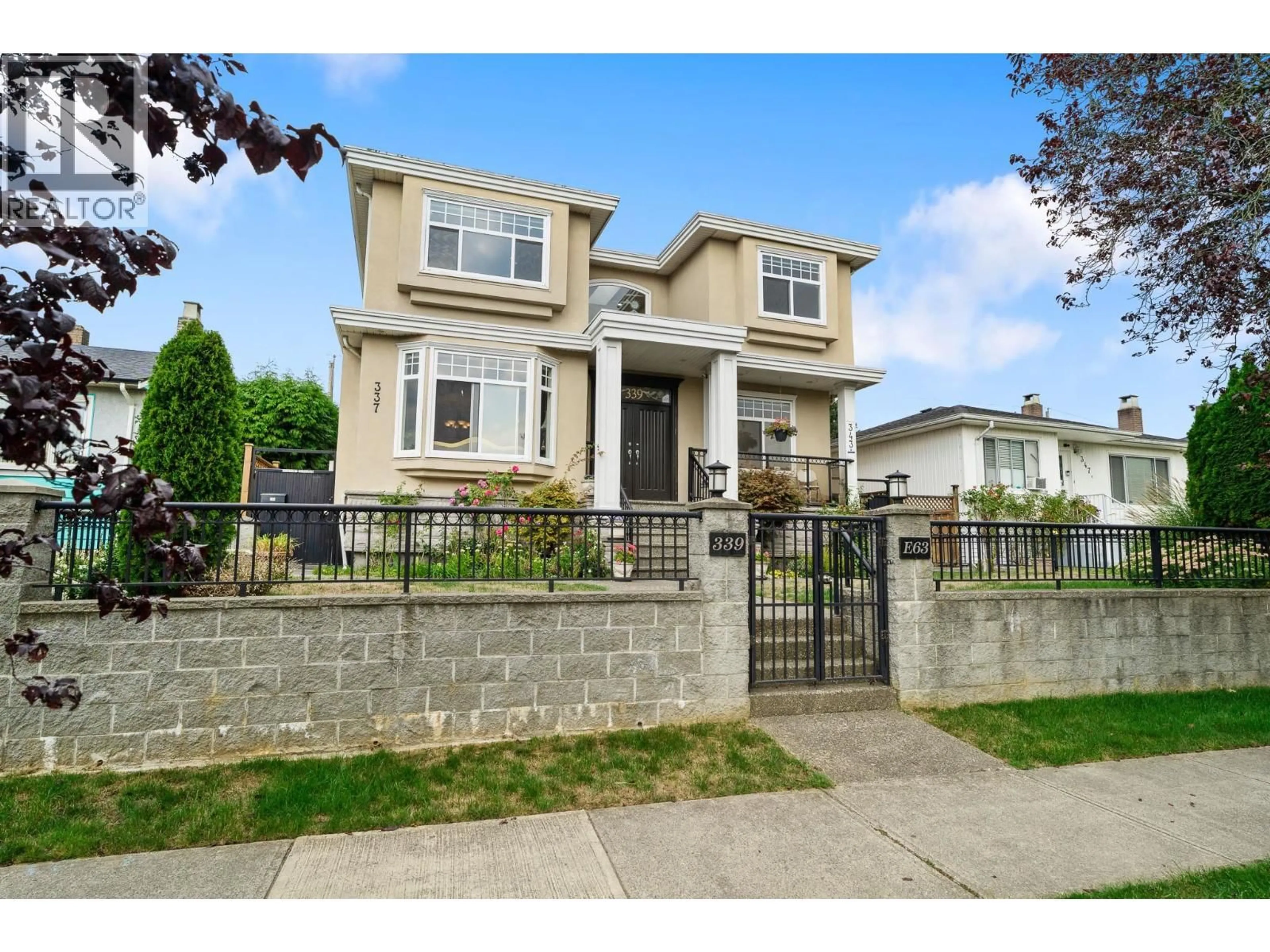 Home with vinyl exterior material, street for 339 63RD AVENUE, Vancouver British Columbia V5X2J8
