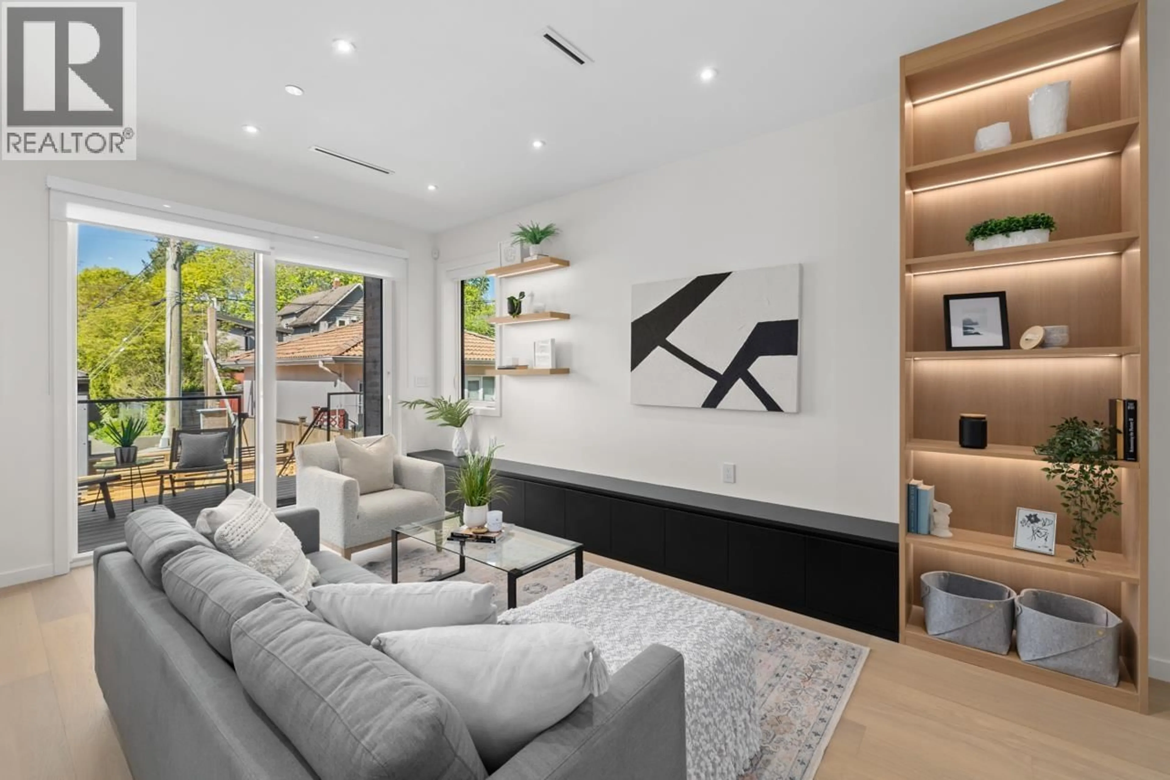 Living room with furniture, unknown for 679 18TH AVENUE, Vancouver British Columbia V5Z1V9