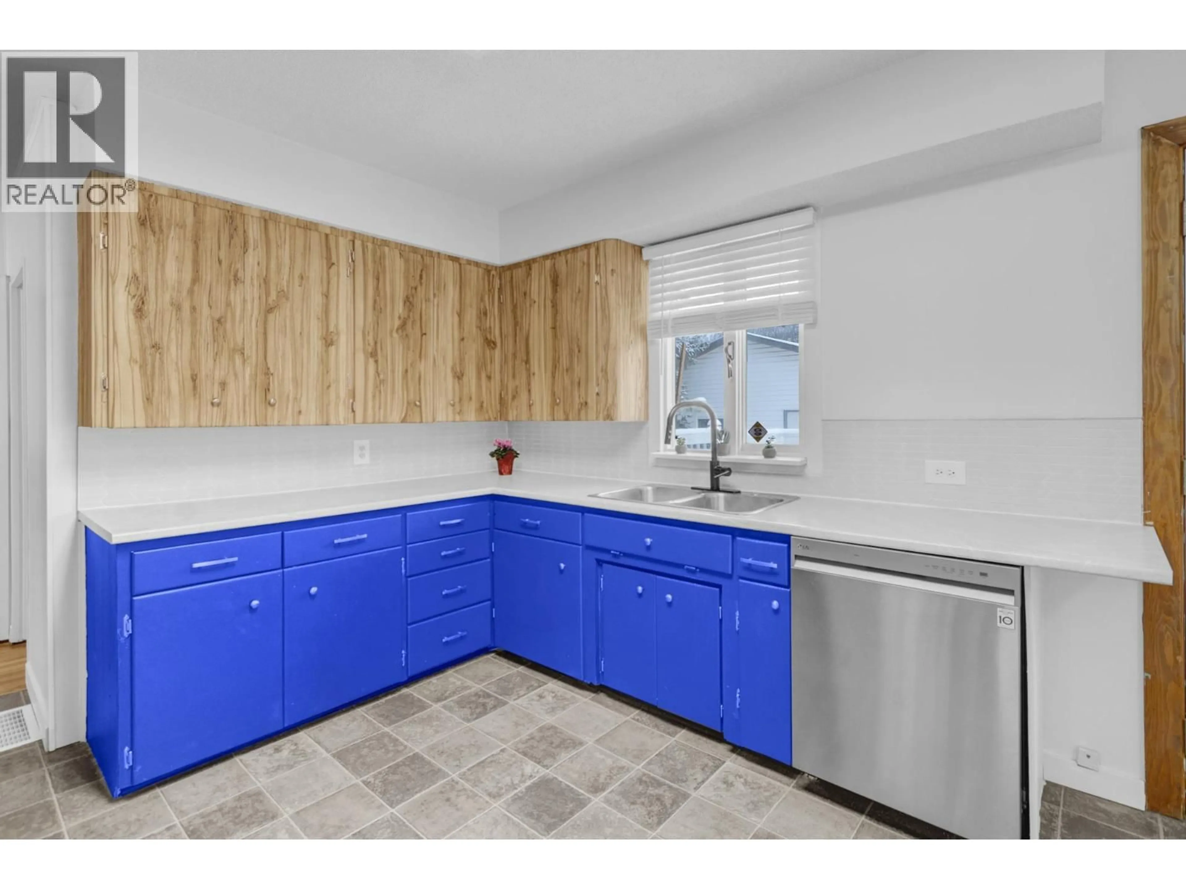 Standard kitchen, ceramic/tile floor for 1666 FIR STREET, Prince George British Columbia V2L1E4