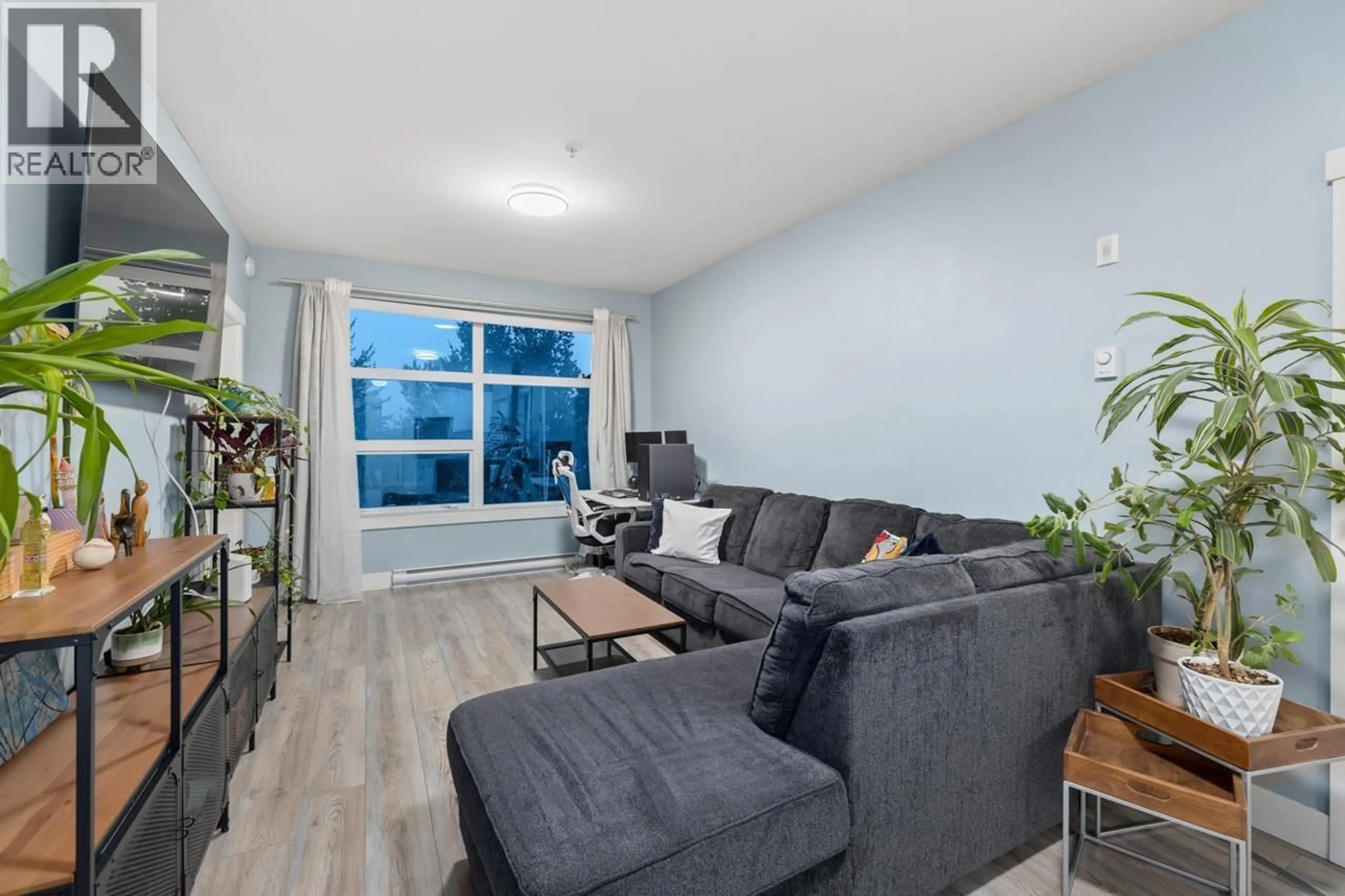 Living room with furniture, unknown for 306 - 22577 ROYAL CRESCENT, Maple Ridge British Columbia V2X2M2