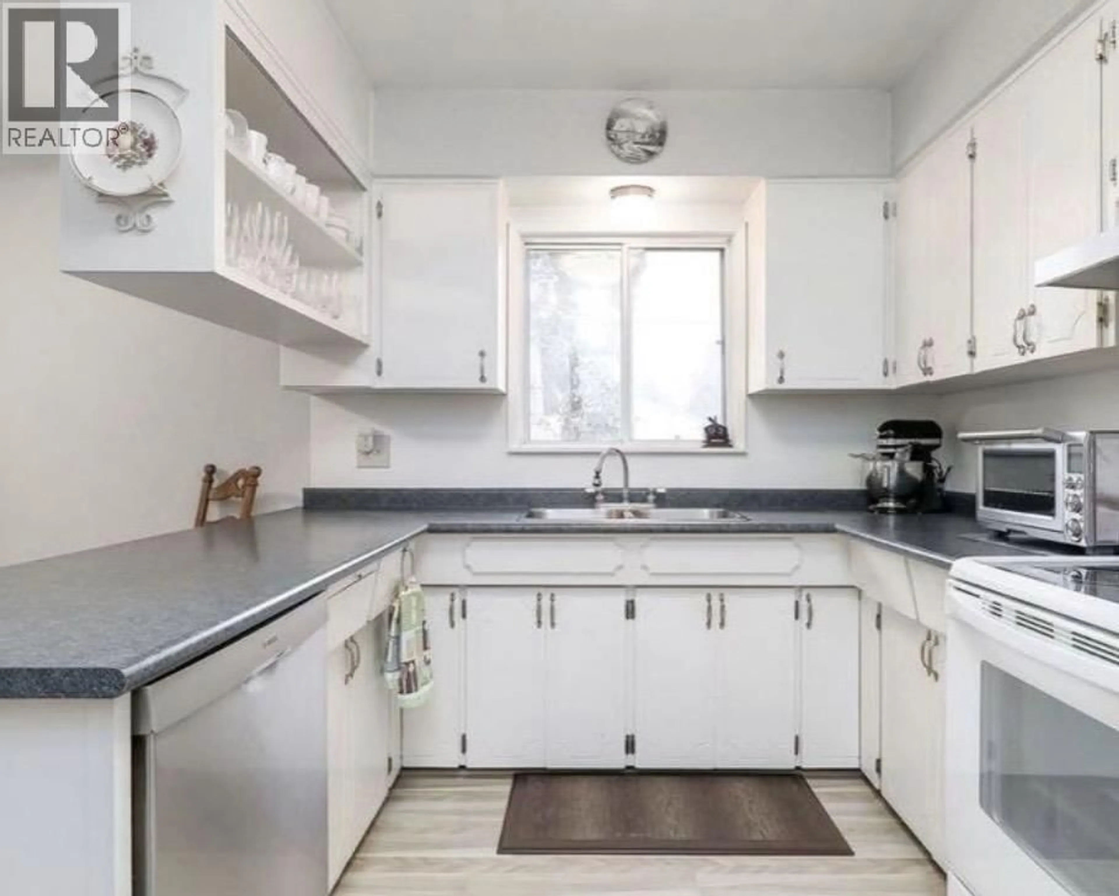 Standard kitchen, unknown for 3062 WELLINGTON STREET, Port Coquitlam British Columbia V3B3X2