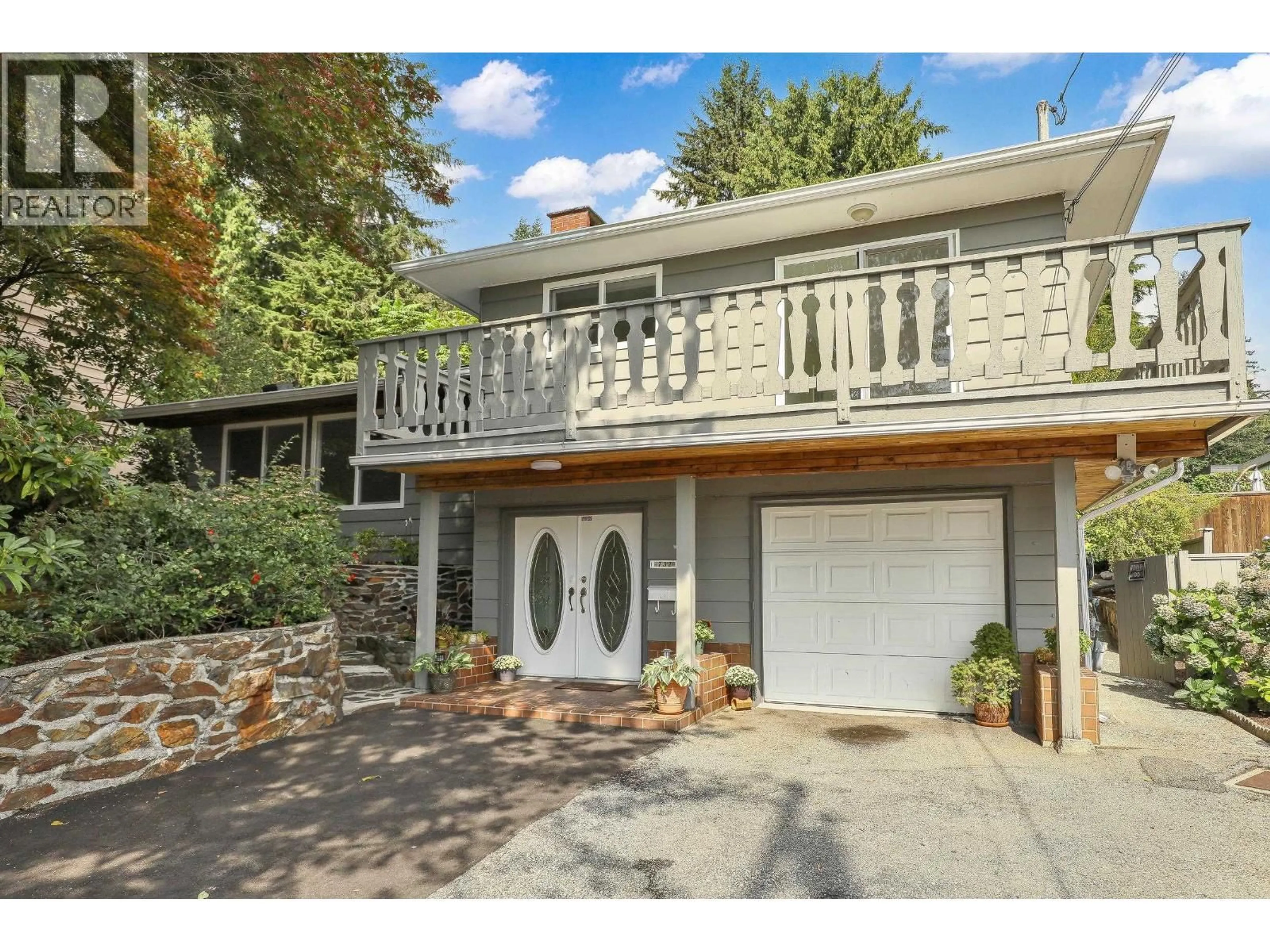 Unknown for 732 29TH STREET, North Vancouver British Columbia V7K1B3