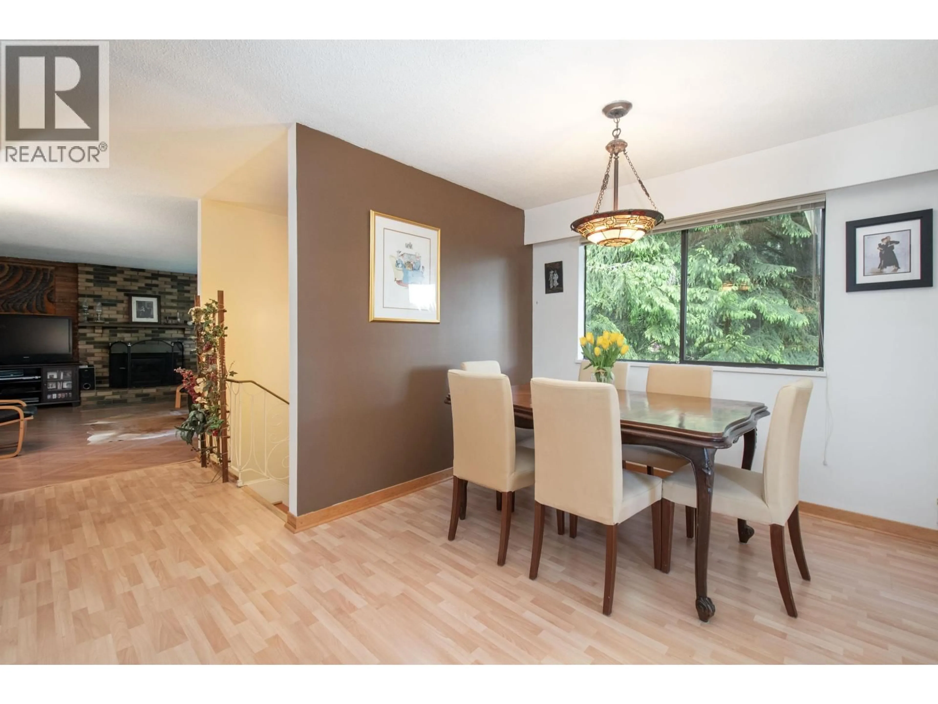 Dining room, wood/laminate floor for 3875 REGENT AVENUE, North Vancouver British Columbia V7N2C3