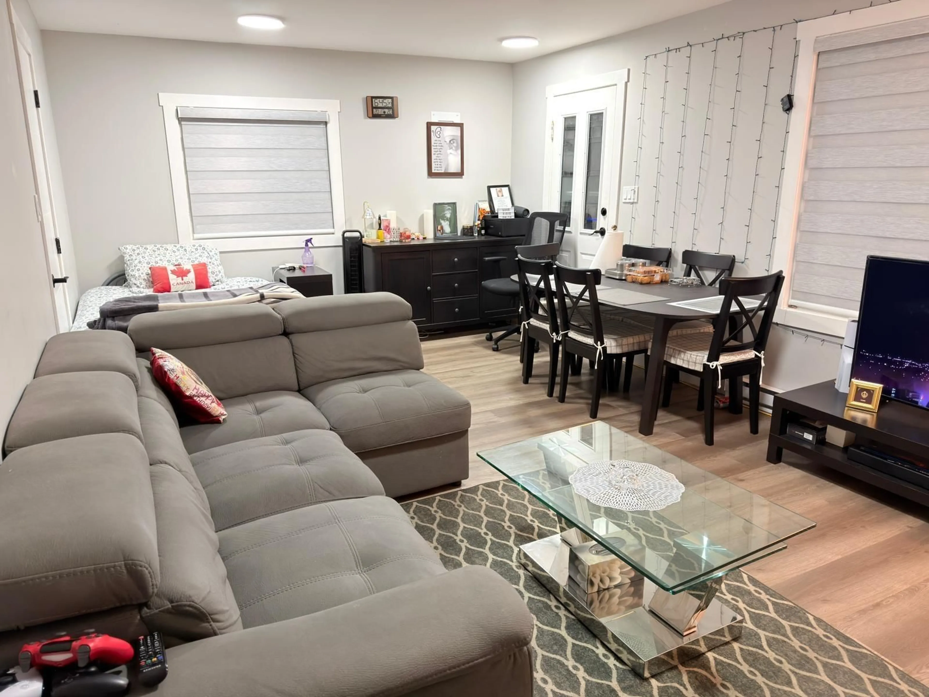 Living room with furniture, unknown for 32549 BEAVER DRIVE, Mission British Columbia V2V5R3