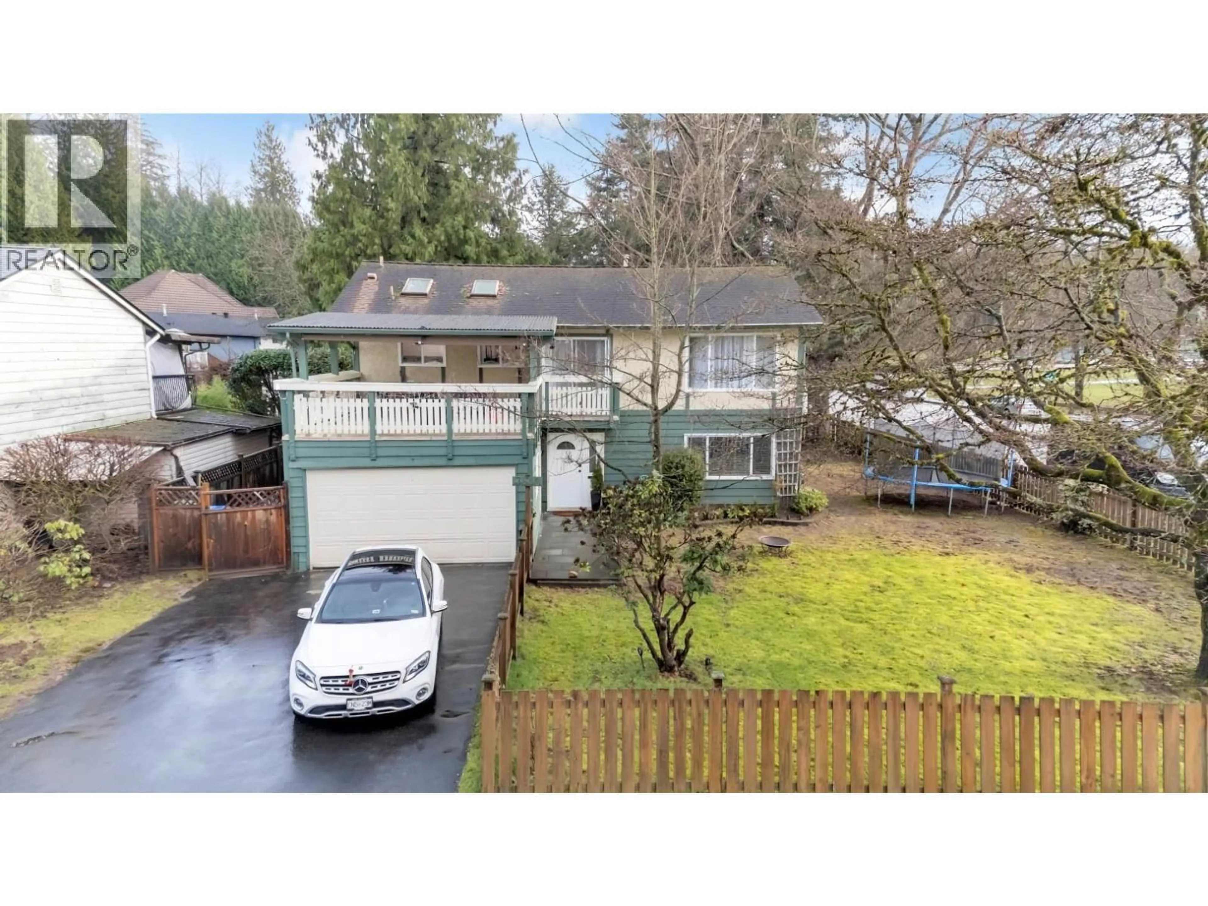 A pic from outside/outdoor area/front of a property/back of a property/a pic from drone, street for 3512 PEARKES PLACE, Port Coquitlam British Columbia V3B5E5