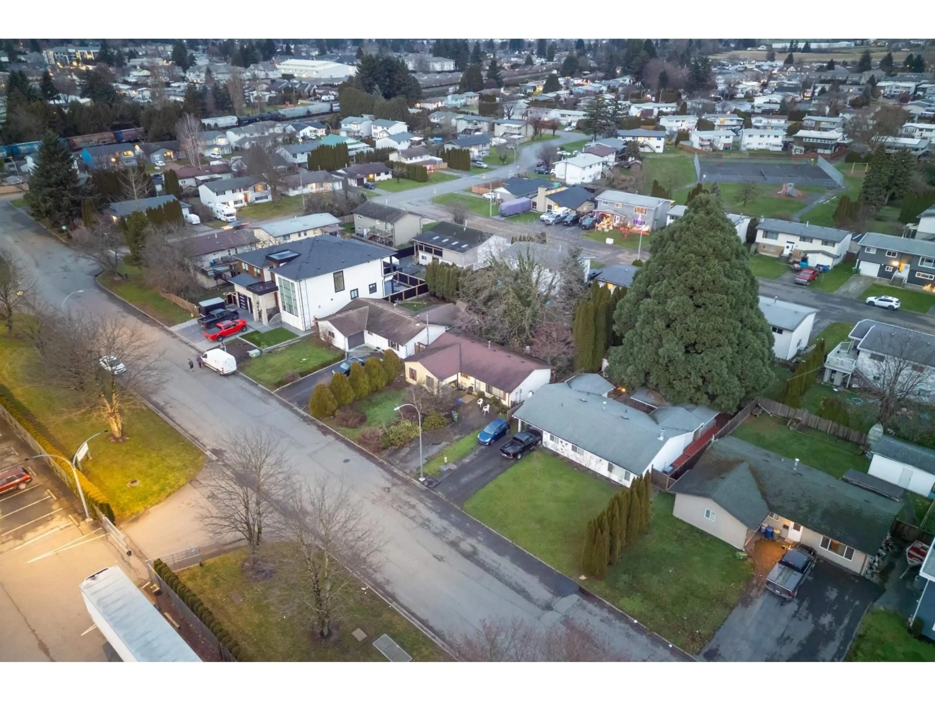A pic from outside/outdoor area/front of a property/back of a property/a pic from drone, street for 8900 CHARLES STREET, Chilliwack British Columbia V2P7H8