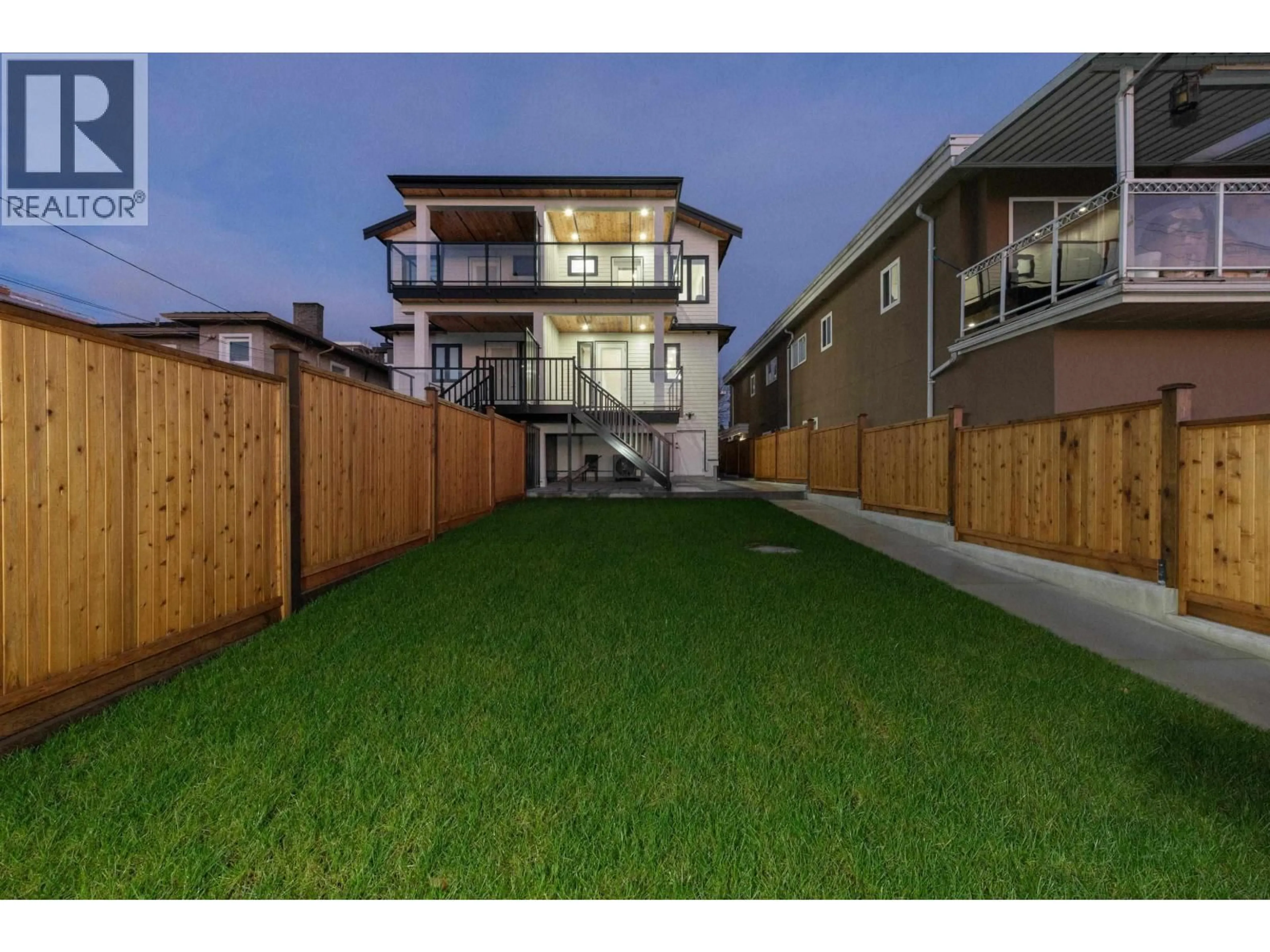 Unknown for 2 - 7361 FRASER STREET, Vancouver British Columbia V5X3W1