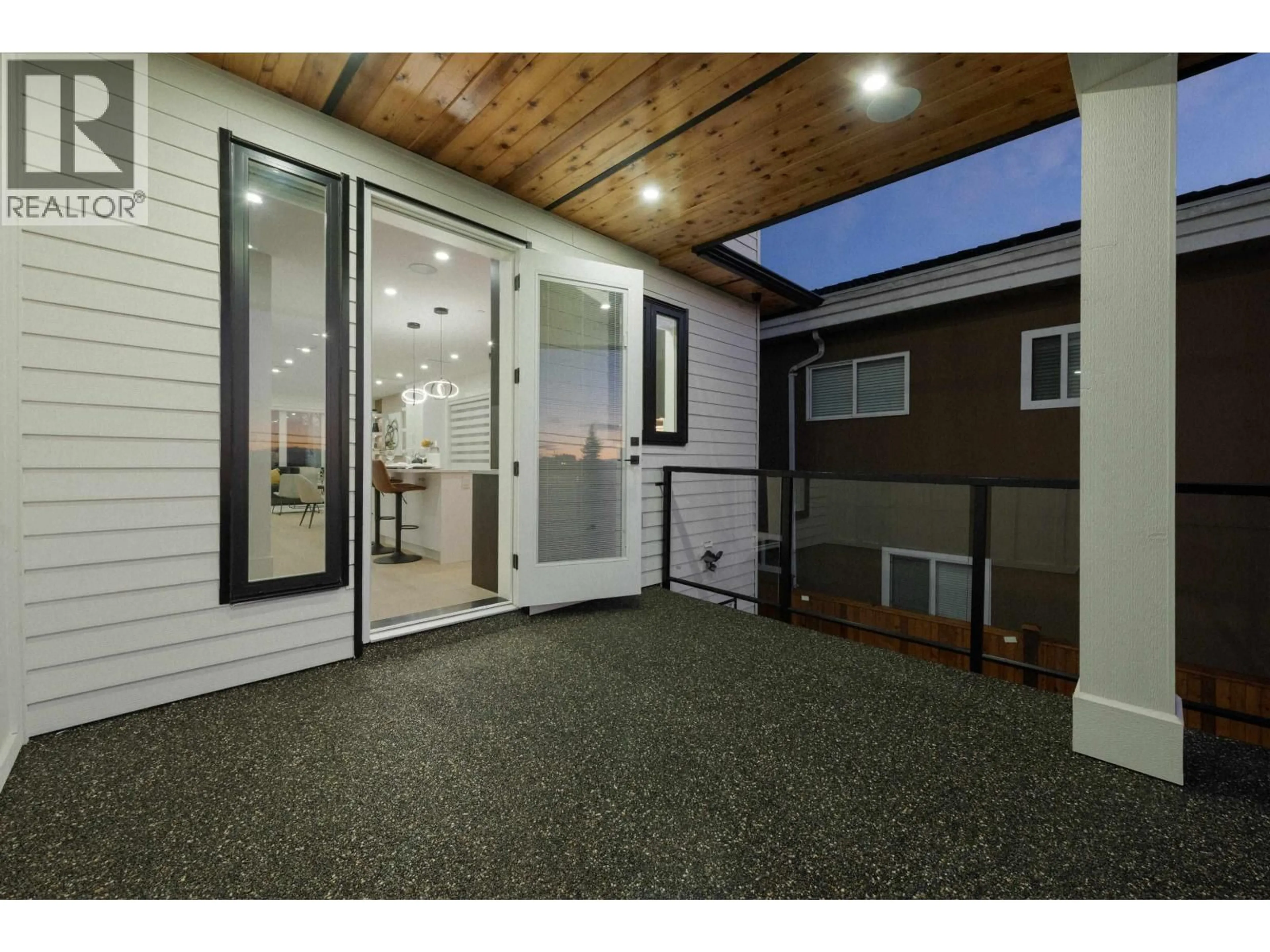 Unknown for 2 - 7361 FRASER STREET, Vancouver British Columbia V5X3W1