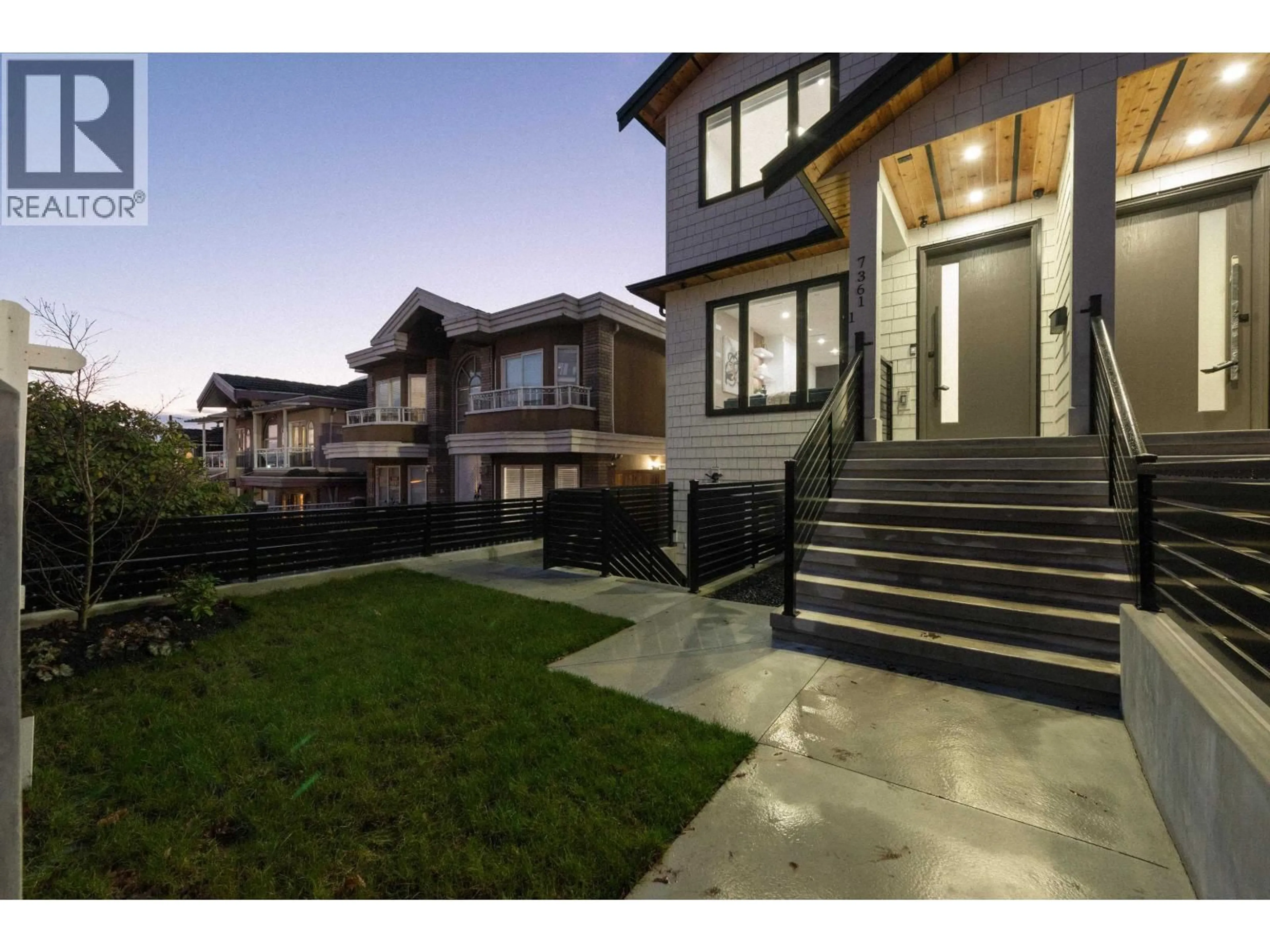 Unknown for 2 - 7361 FRASER STREET, Vancouver British Columbia V5X3W1