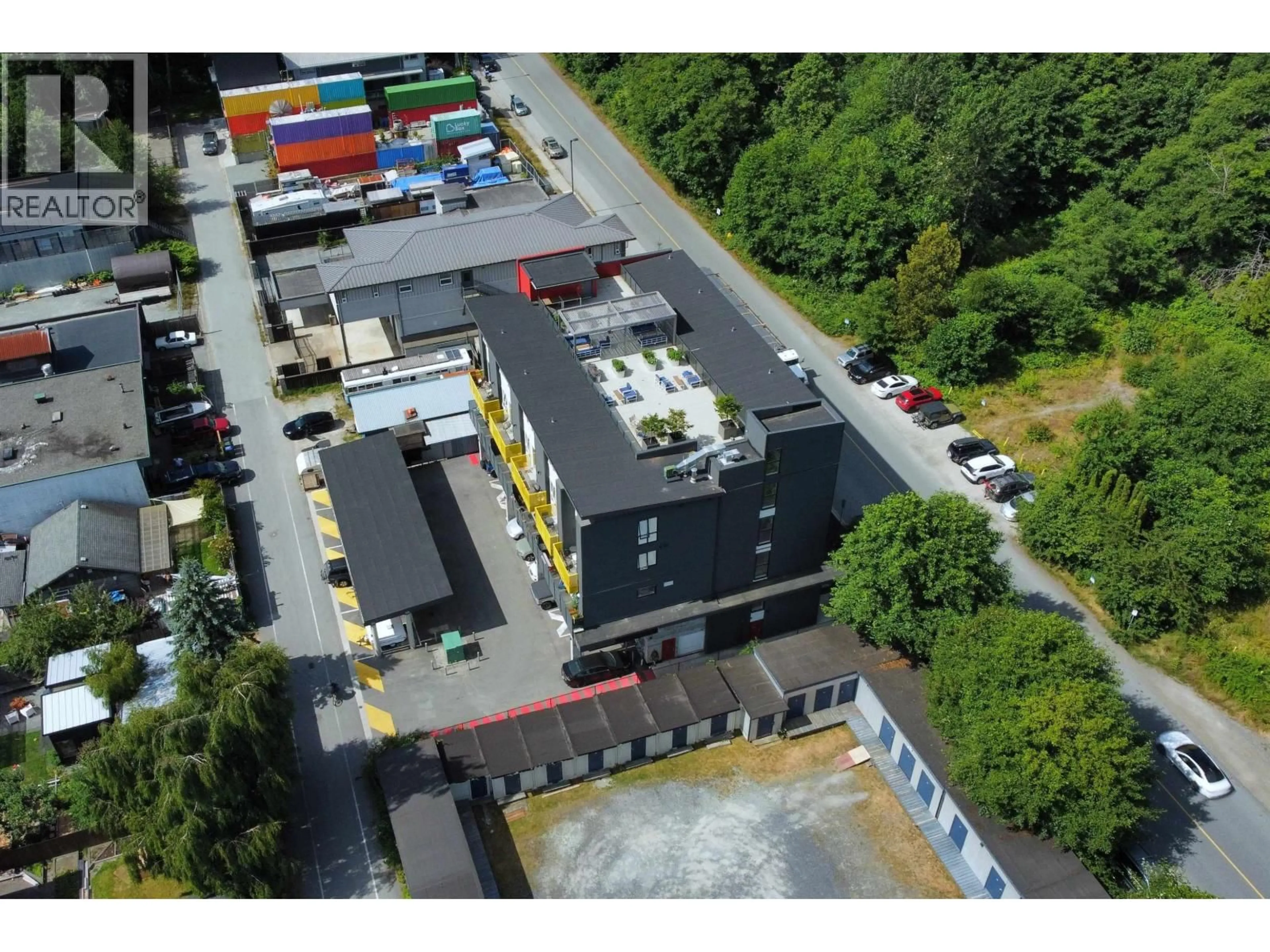 A pic from outside/outdoor area/front of a property/back of a property/a pic from drone, building for 301 - 37762 THIRD AVENUE, Squamish British Columbia V8B1C3