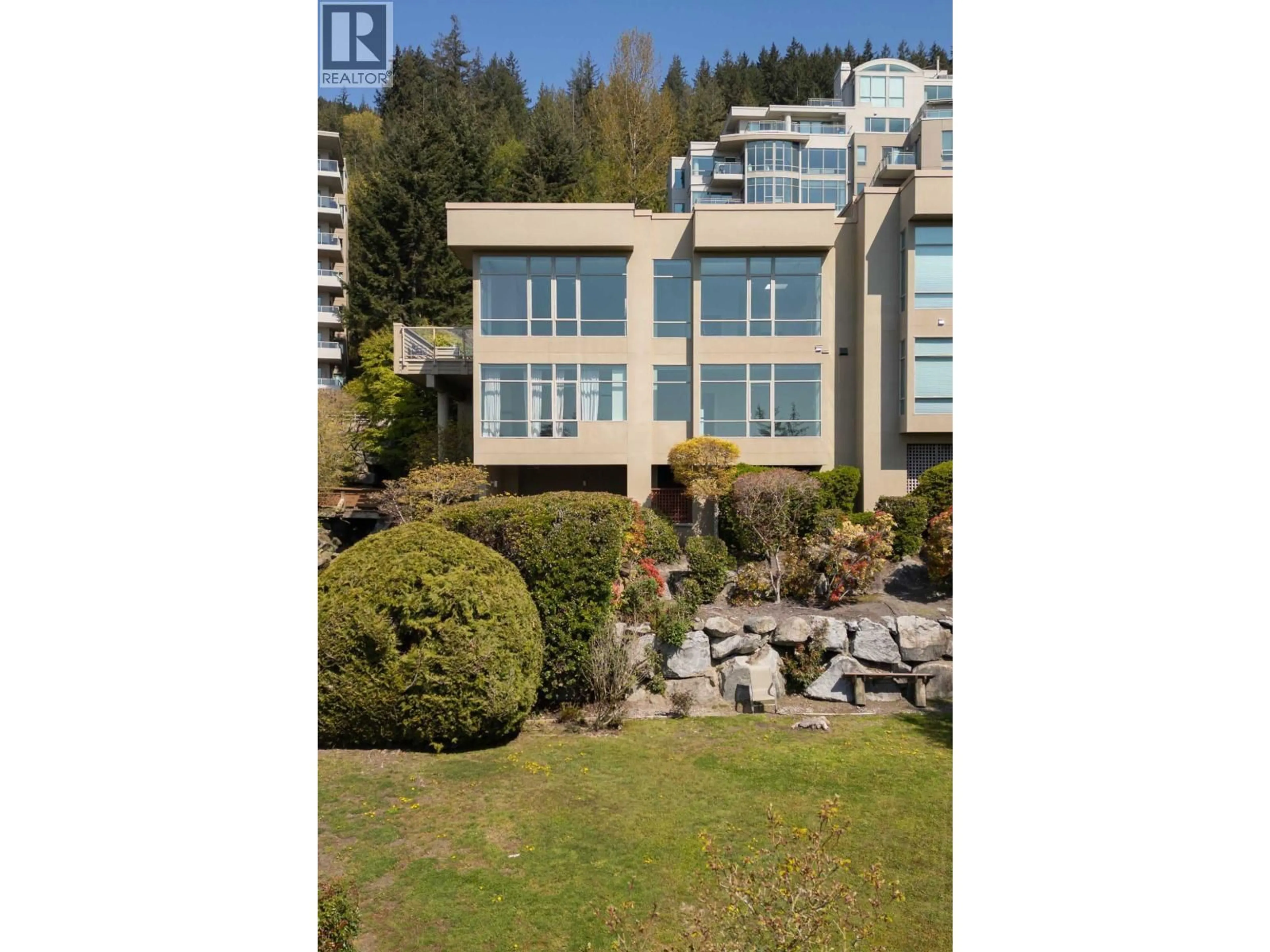 A pic from outside/outdoor area/front of a property/back of a property/a pic from drone, building for 3112 DEER RIDGE DRIVE, West Vancouver British Columbia V7S4W1