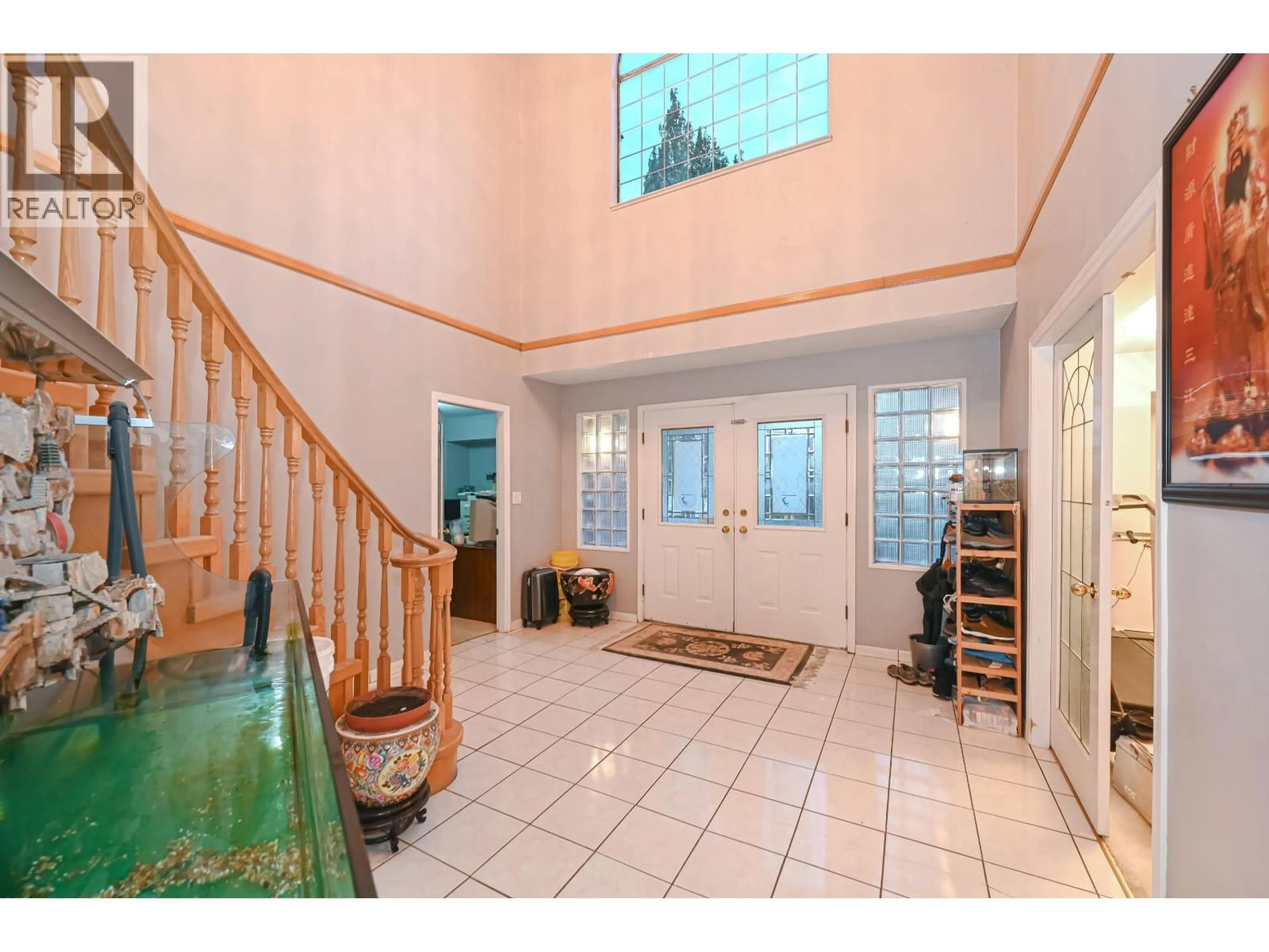 Indoor foyer for 6889 KERR STREET, Vancouver British Columbia V5S3C9