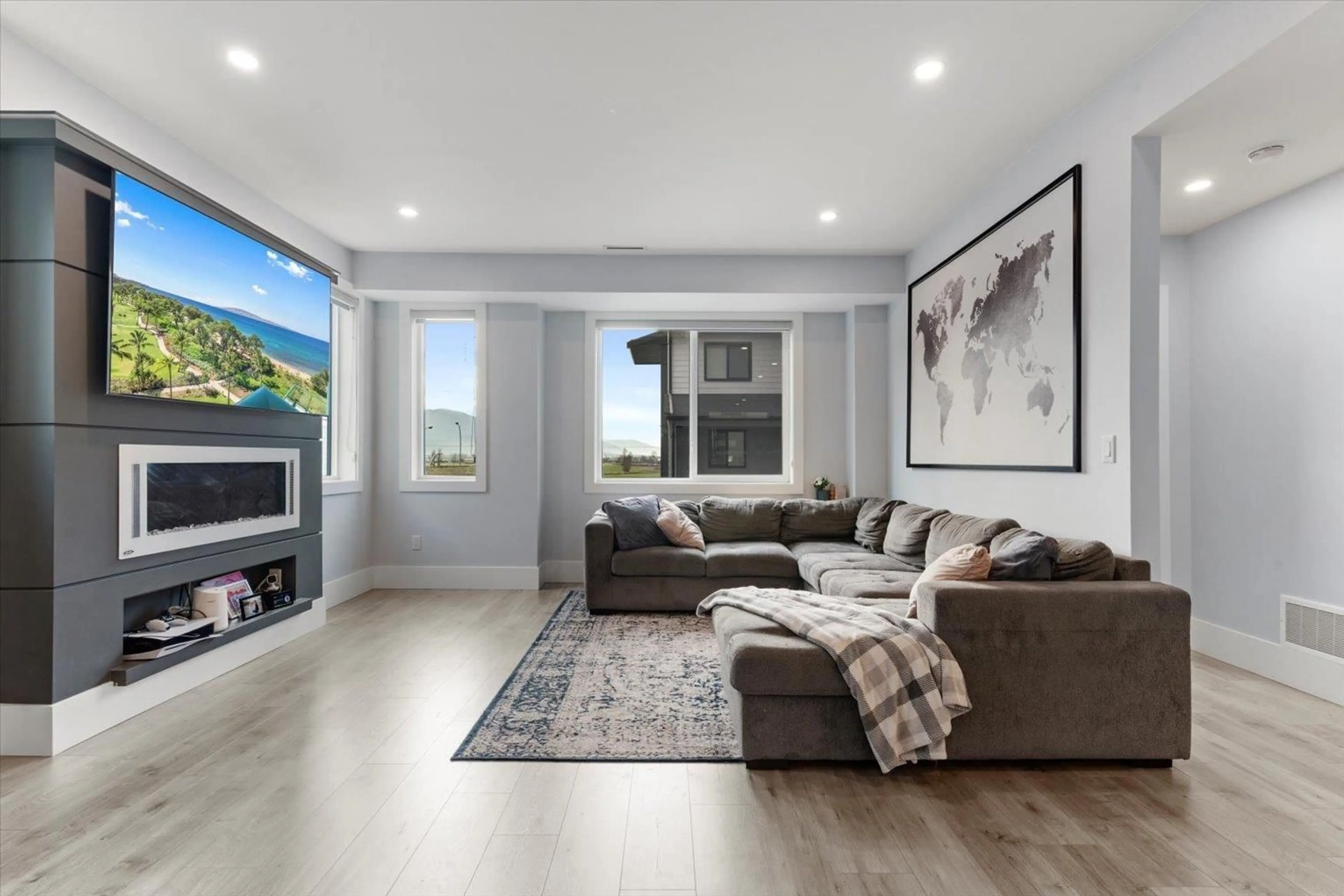 Living room with furniture, unknown for 19 - 34825 DELAIR ROAD, Abbotsford British Columbia V2S2E1