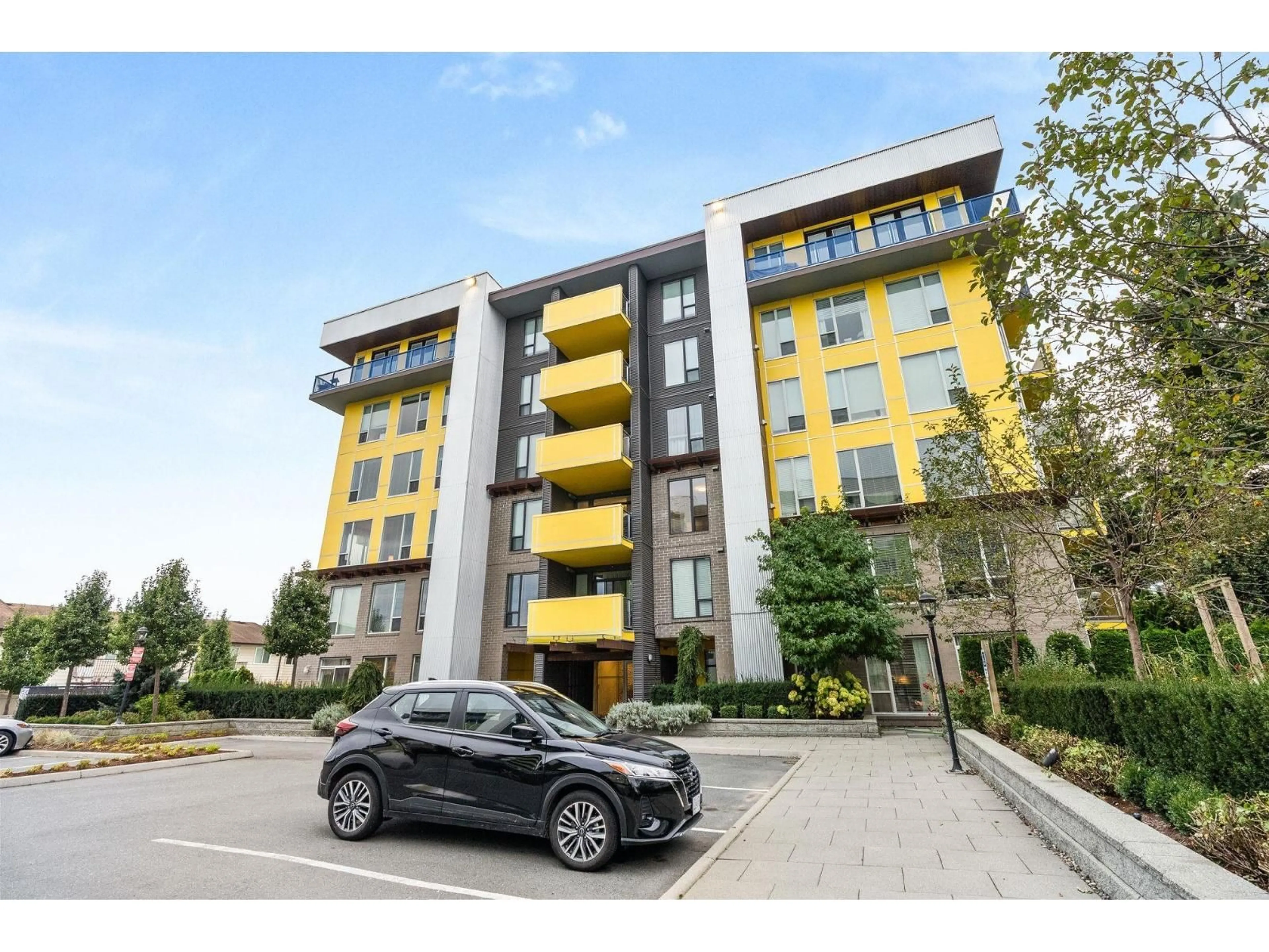 A pic from outside/outdoor area/front of a property/back of a property/a pic from drone, building for 301 - 2555 WARE STREET, Abbotsford British Columbia V2S0J4