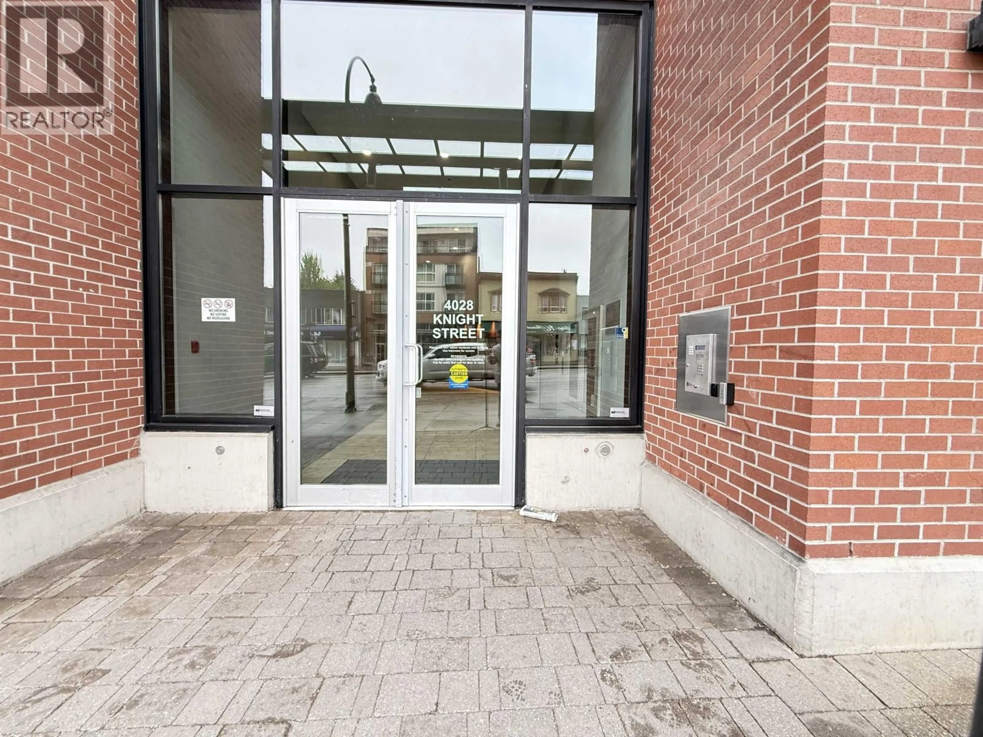 Indoor foyer for 405 - 4028 KNIGHT STREET, Vancouver British Columbia V5N5Y8