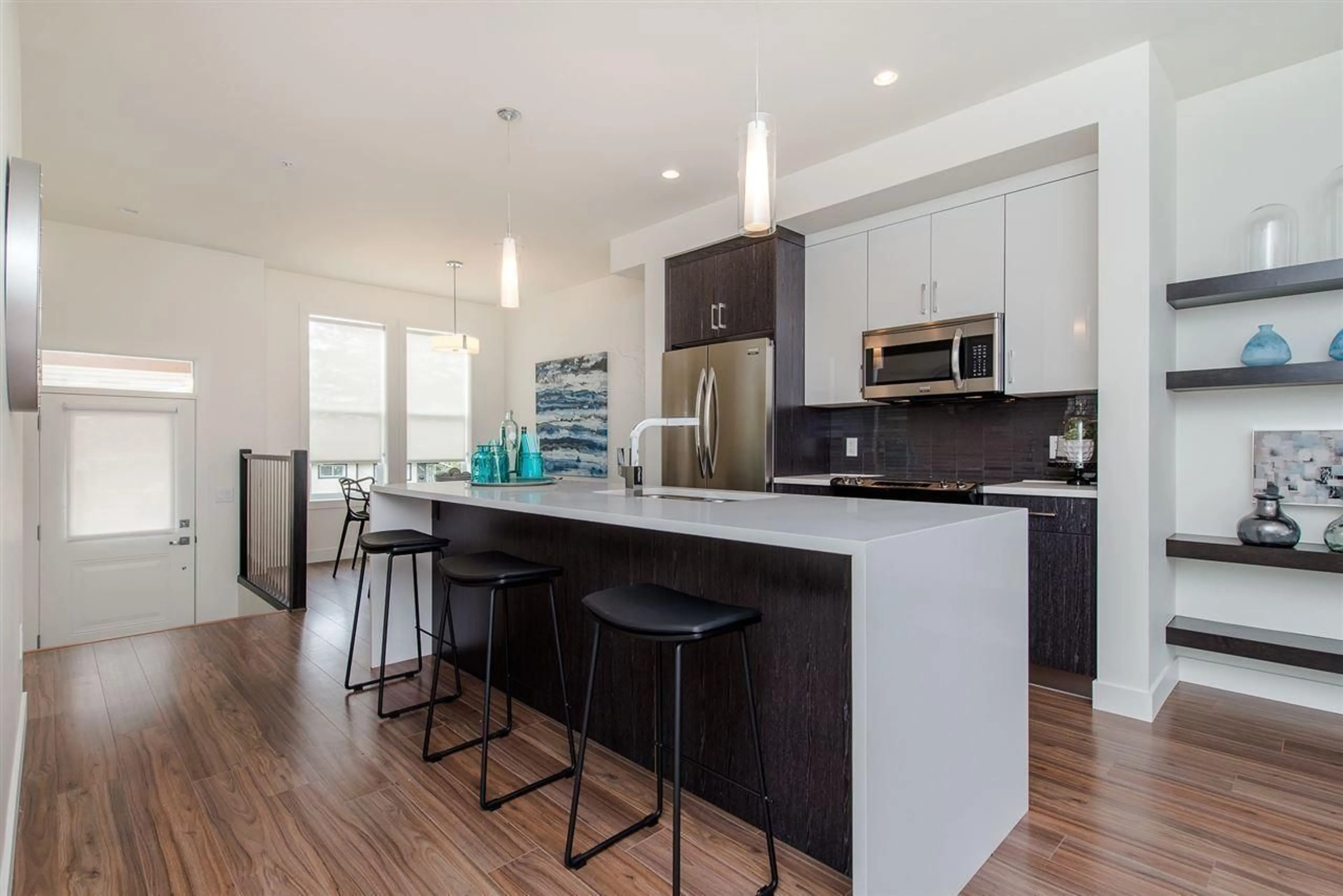 Open concept kitchen, wood/laminate floor for 19 - 45455 SPADINA AVENUE, Chilliwack British Columbia V2P0G4