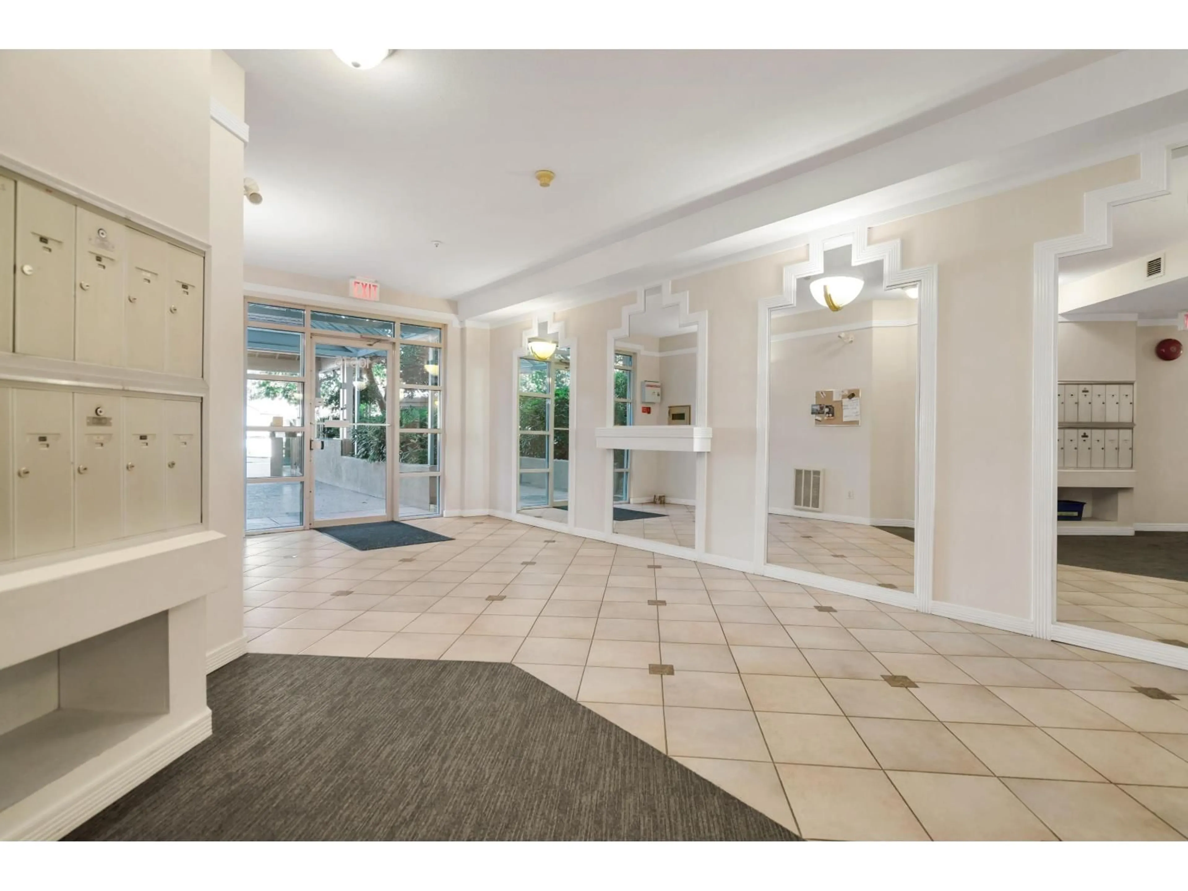 Indoor foyer for 106 - 10675 138A STREET, Surrey British Columbia V3T4L2
