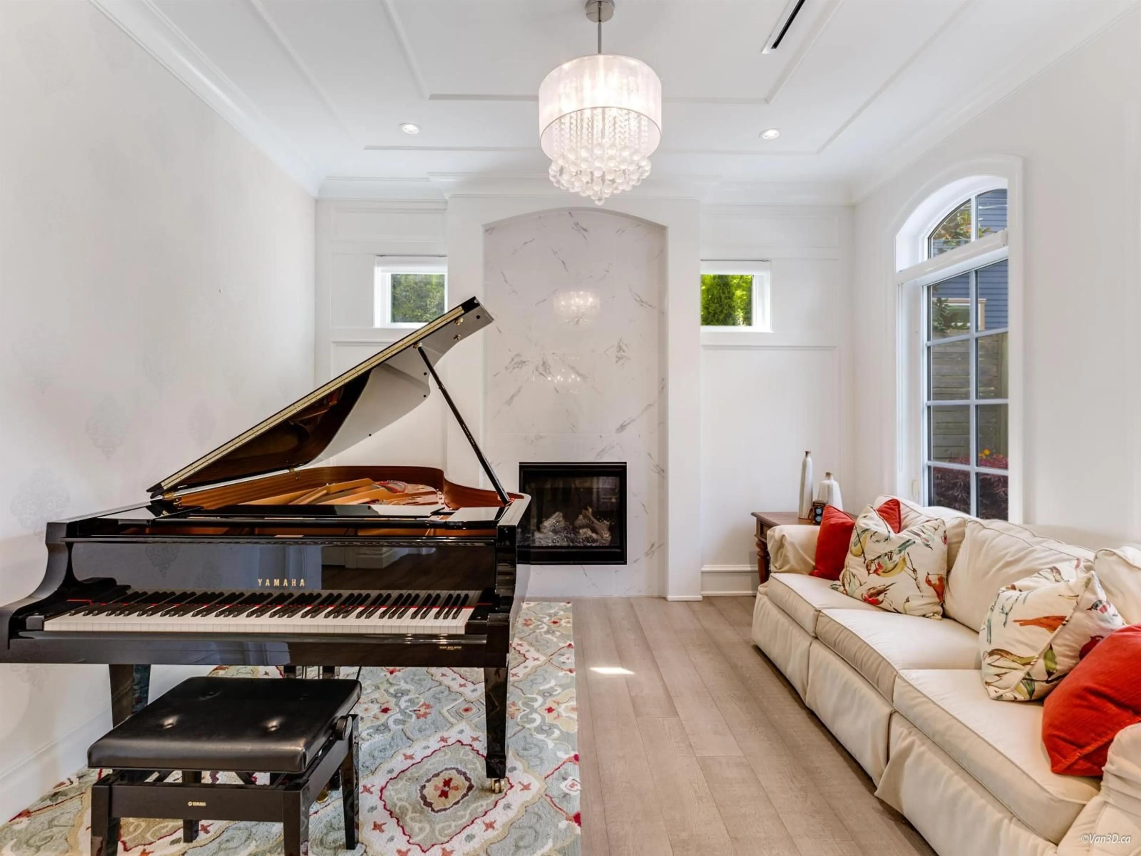 Living room with furniture, unknown for 2340 CHRISTOPHERSON ROAD, Surrey British Columbia V4A3L4