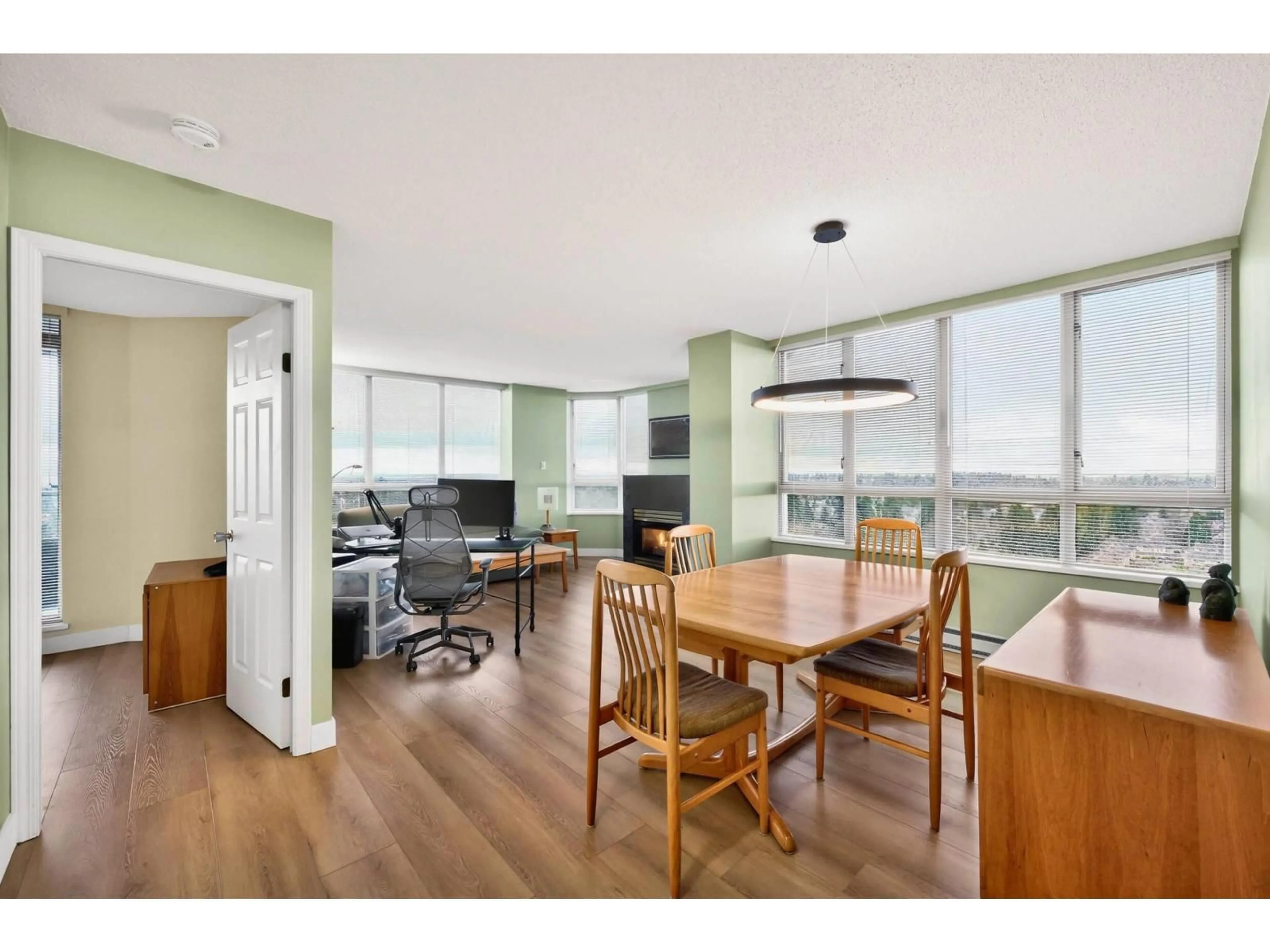 Unknown for 1707 - 10082 148 STREET, Surrey British Columbia V3R0S3