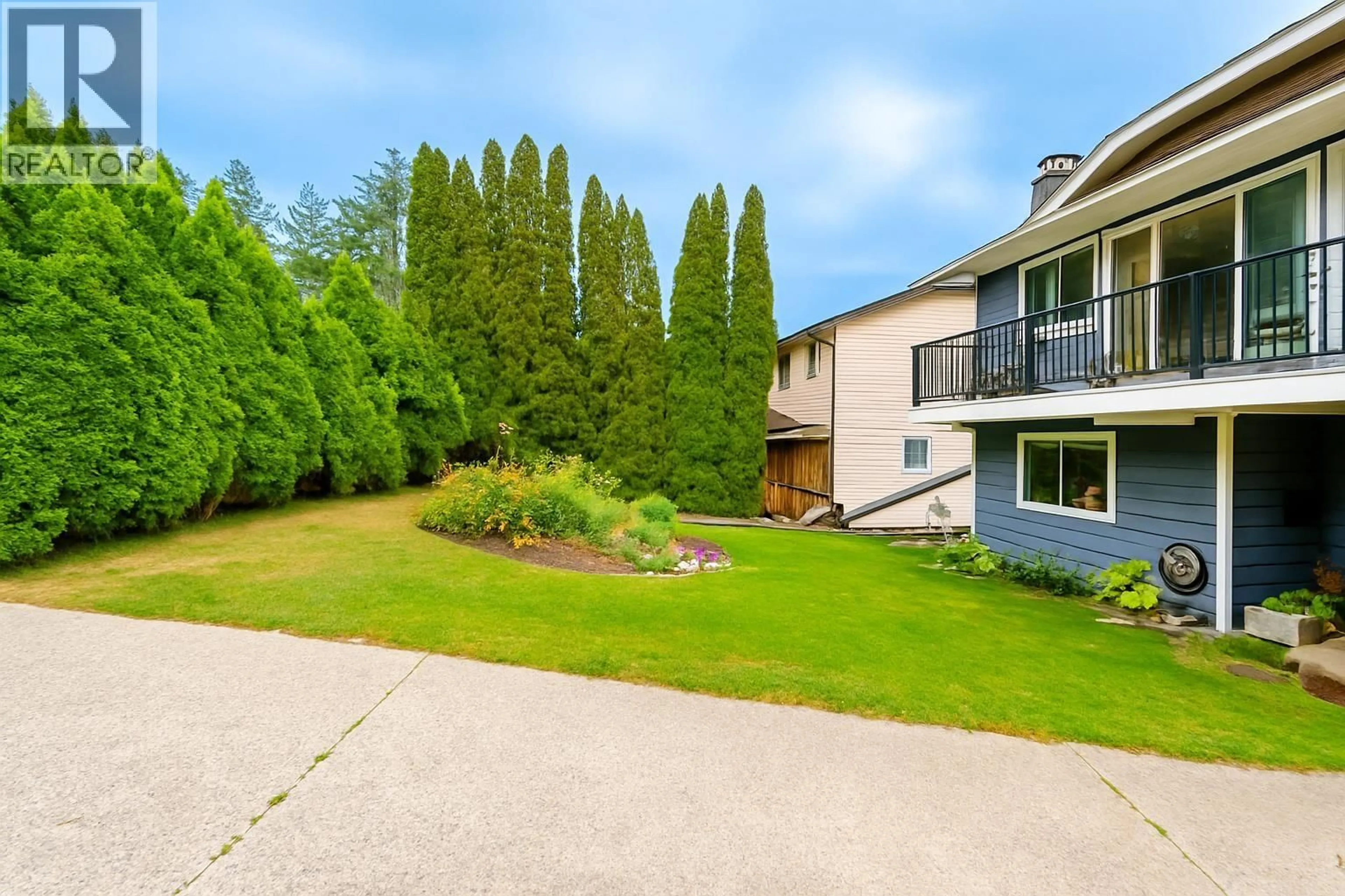 A pic from outside/outdoor area/front of a property/back of a property/a pic from drone, unknown for 2920 TATLA PLACE, Coquitlam British Columbia V3C4W8