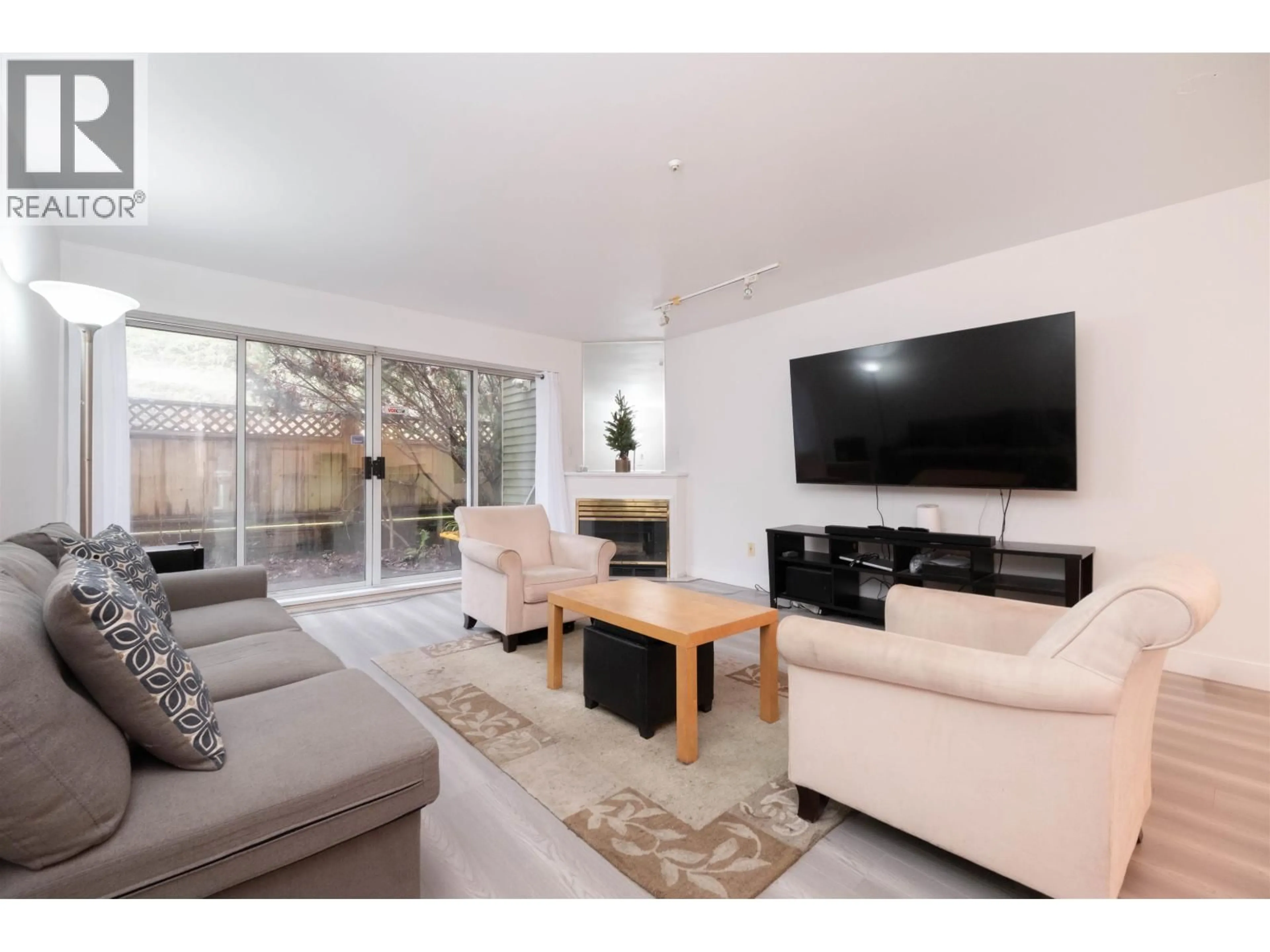 Living room with furniture, unknown for 3371 FIELDSTONE AVENUE, Vancouver British Columbia V5S4R9