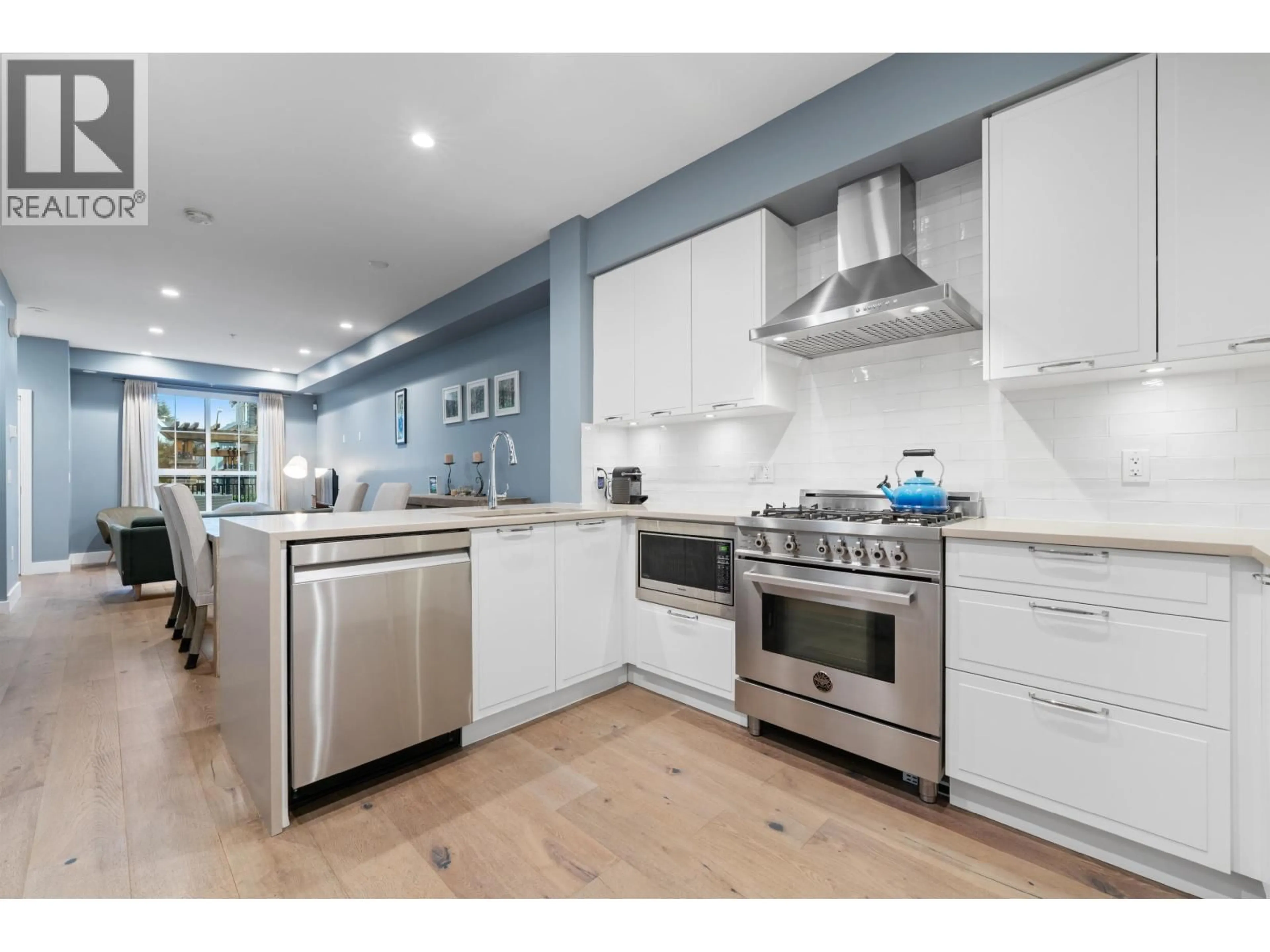 Open concept kitchen, ceramic/tile floor for 8121 SHAUGHNESSY STREET, Vancouver British Columbia V6P3X9