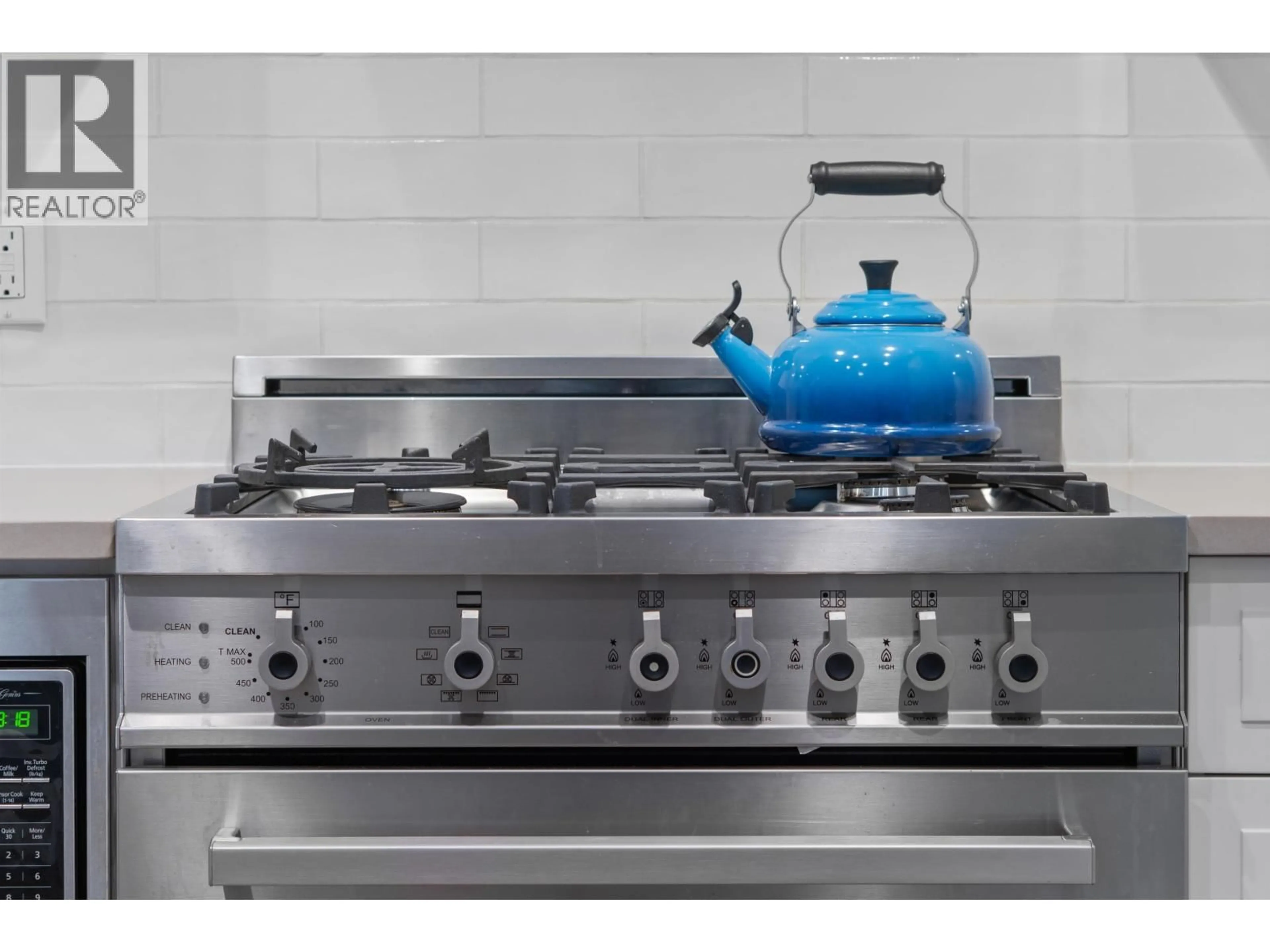 Standard kitchen, ceramic/tile floor for 8121 SHAUGHNESSY STREET, Vancouver British Columbia V6P3X9