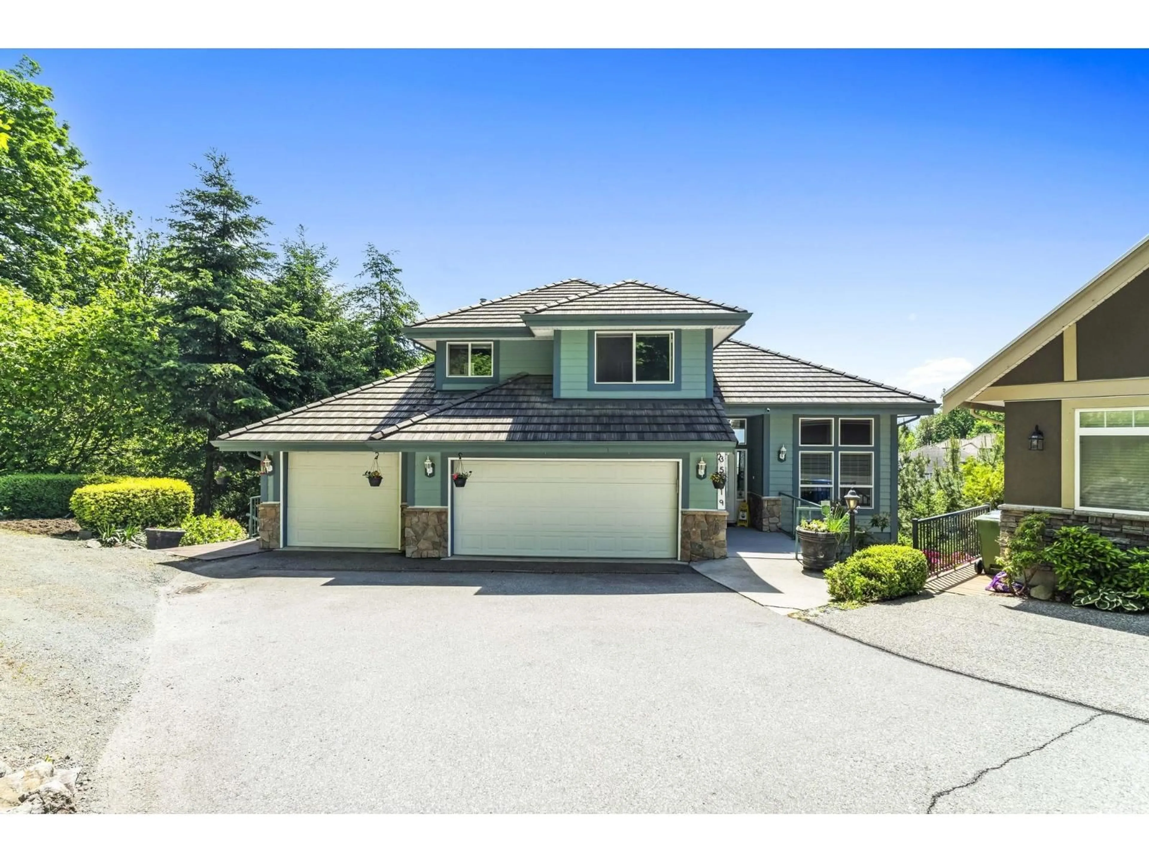 A pic from outside/outdoor area/front of a property/back of a property/a pic from drone, street for 35819 REGAL PARKWAY, Abbotsford British Columbia V3G2W2