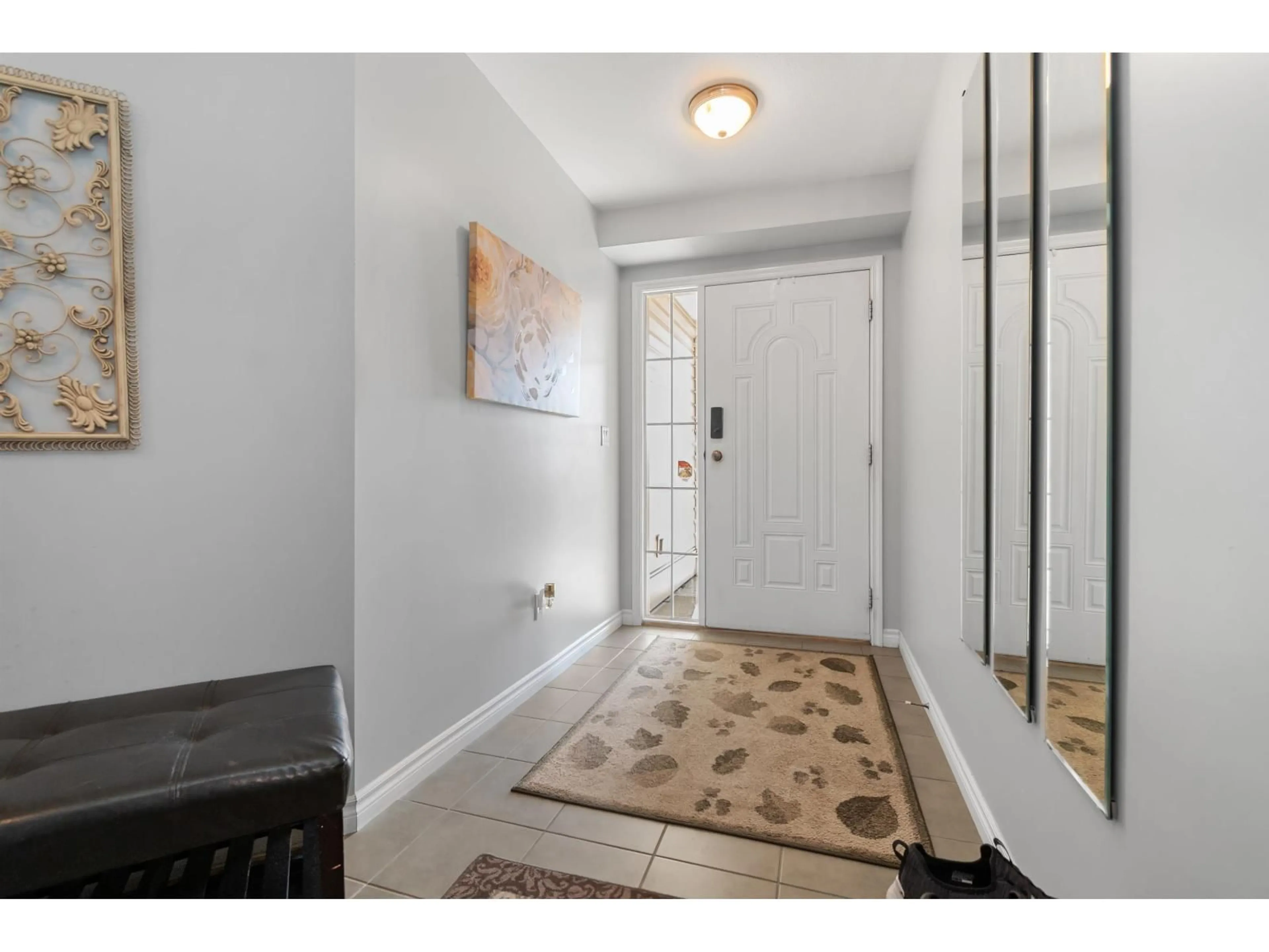 Indoor entryway for 70 - 8590 SUNRISE DRIVE, Chilliwack British Columbia V2R3Z4