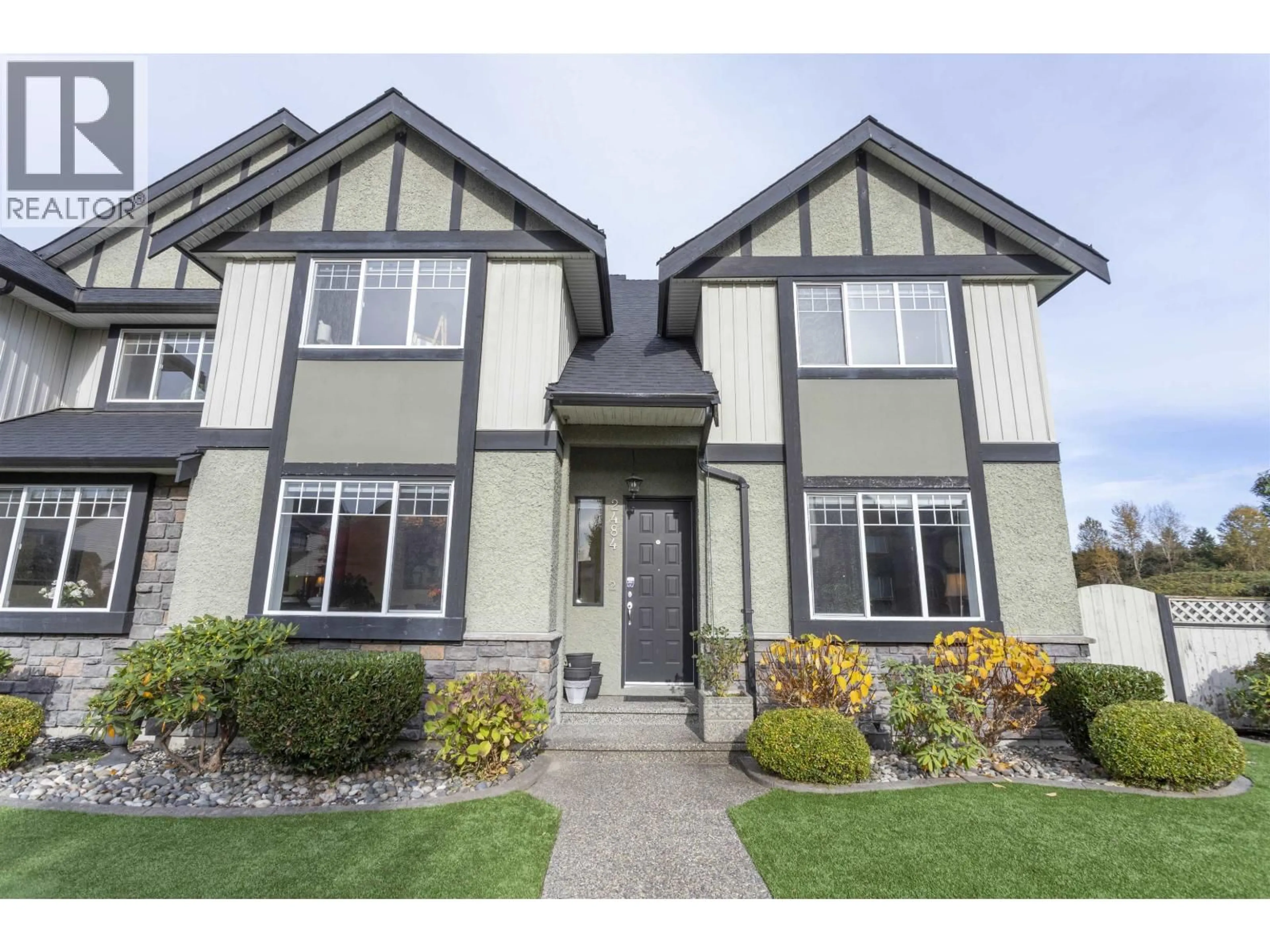 Home with vinyl exterior material, street for B - 2484 NILE GATE, Port Coquitlam British Columbia V3B8B3