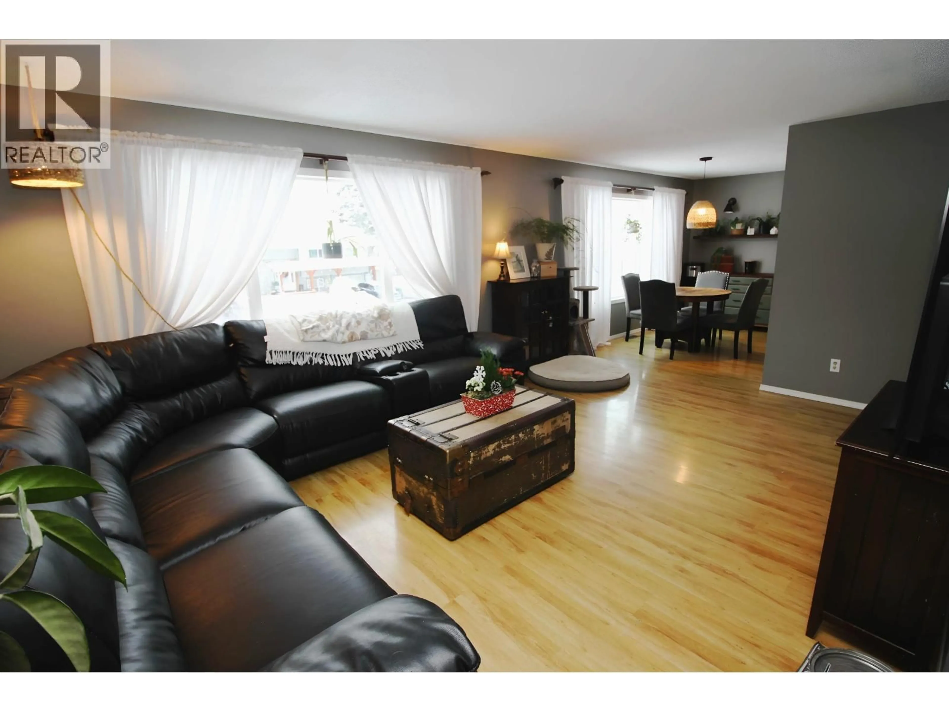 Living room with furniture, wood/laminate floor for 3448 JEWEL ROAD, Houston British Columbia V0J1Z0