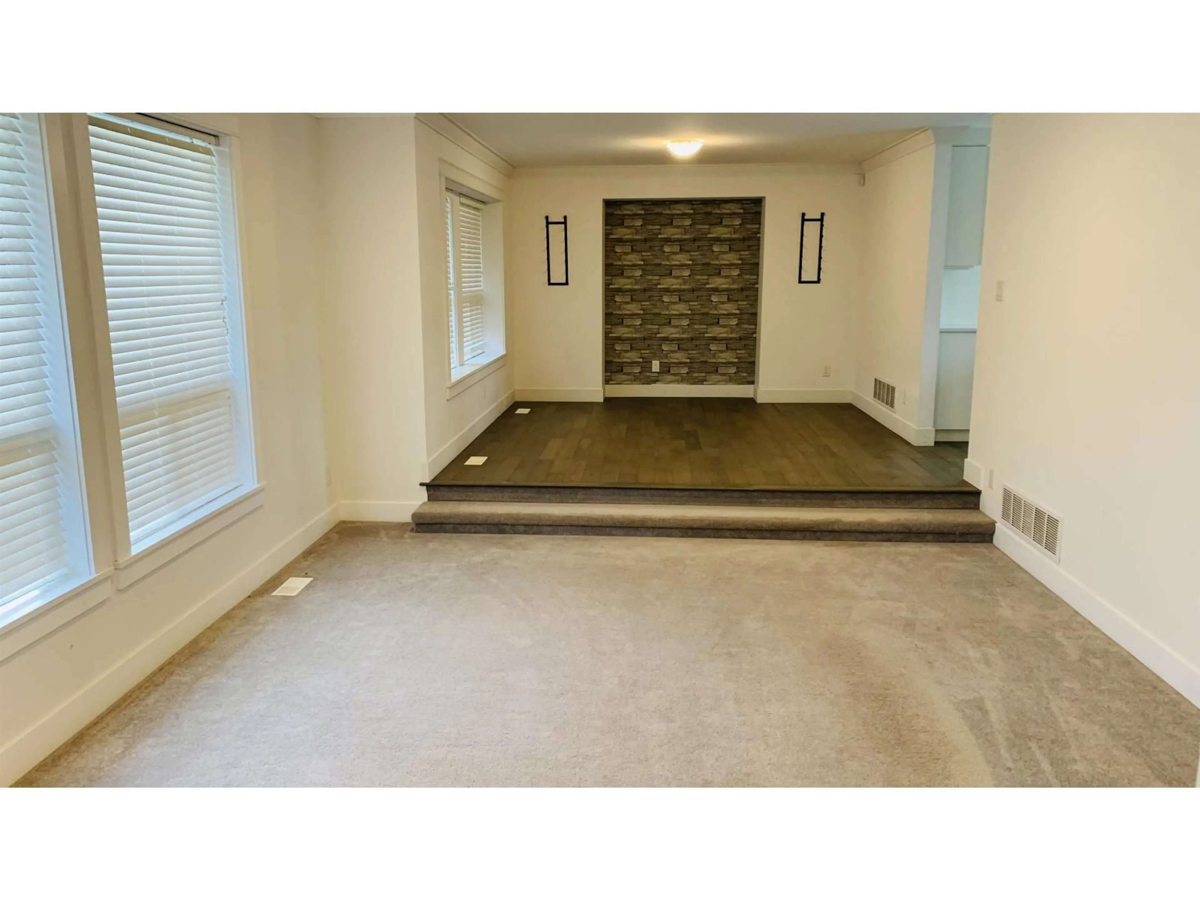 Unknown for 20737 24 AVENUE, Langley British Columbia V2Z2B4