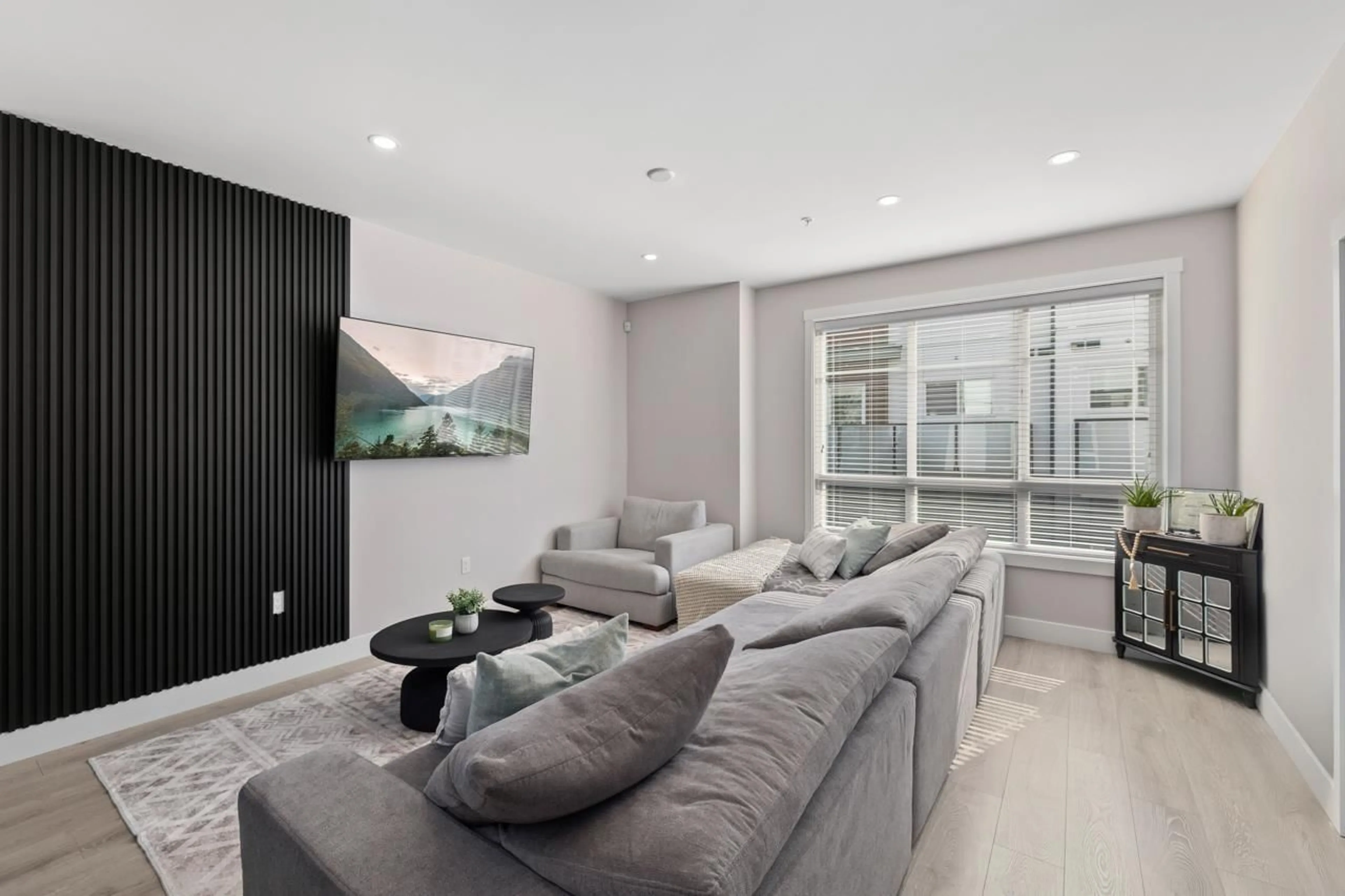 Living room with furniture, unknown for 31 - 20155 84 AVENUE, Langley British Columbia V2Y3R3