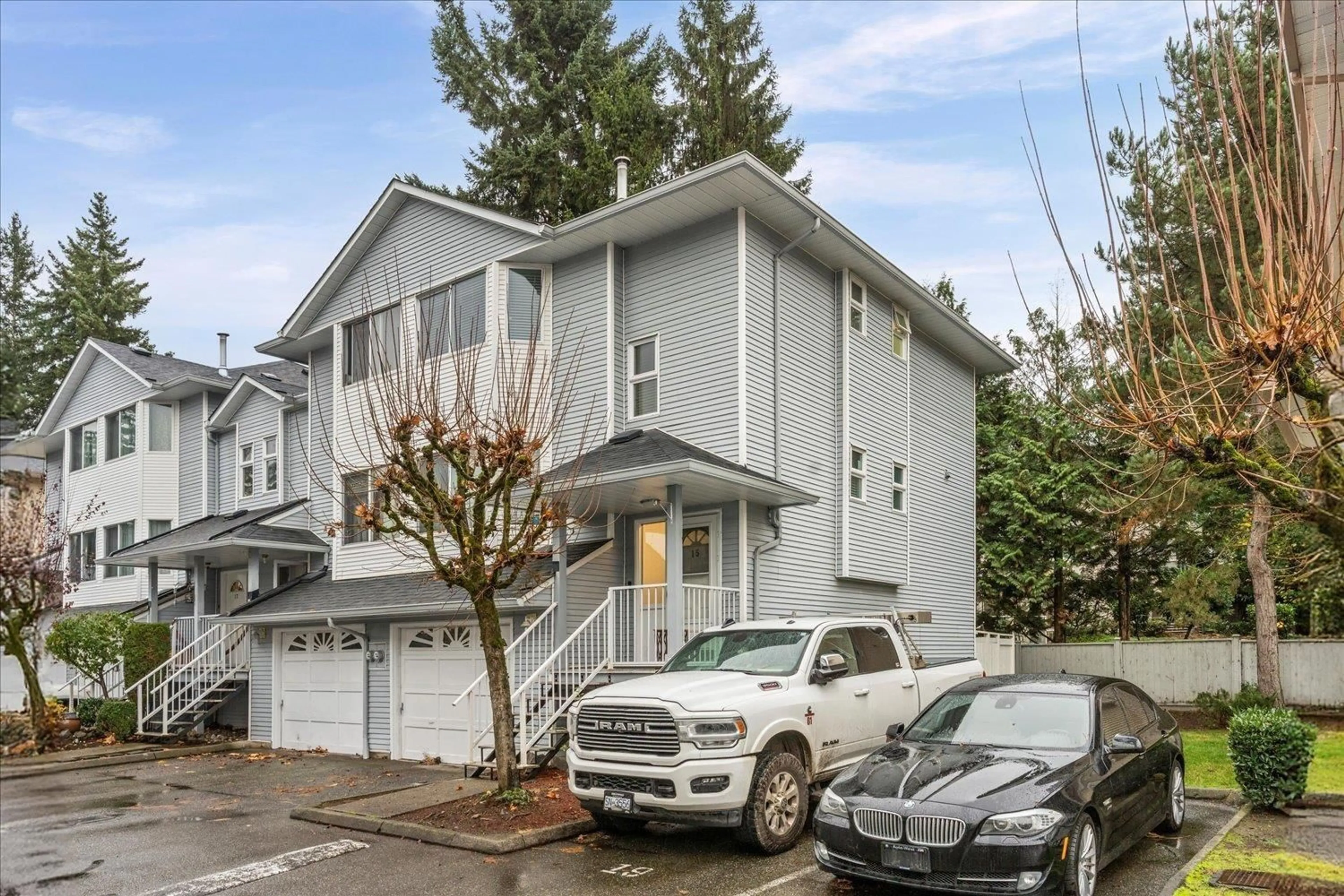 Home with vinyl exterior material, street for 15 - 3087 IMMEL STREET, Abbotsford British Columbia V2S6Z6