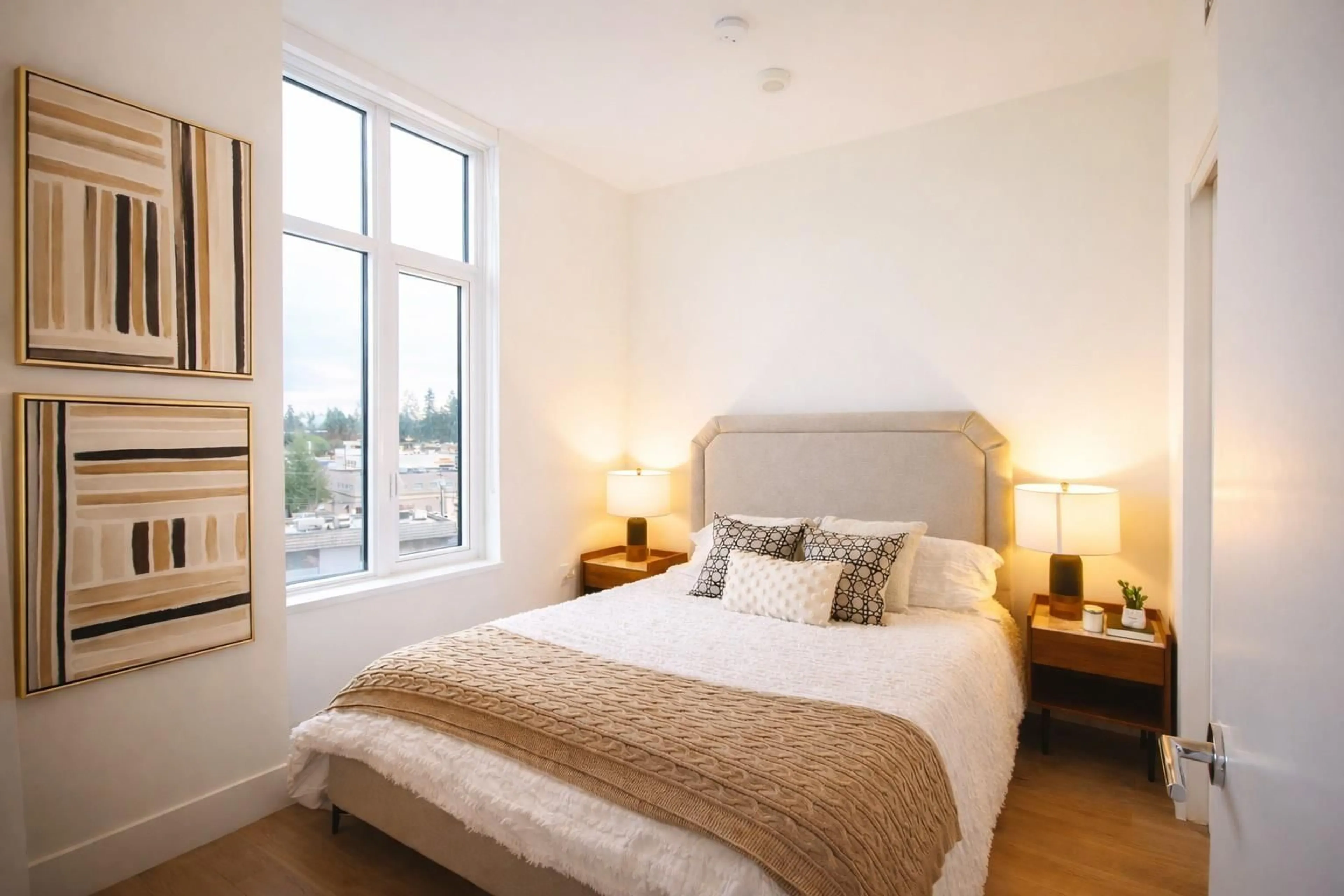 Bedroom with bed, unknown for 610 - 10428 WHALLEY BOULEVARD, Surrey British Columbia V3T0W2