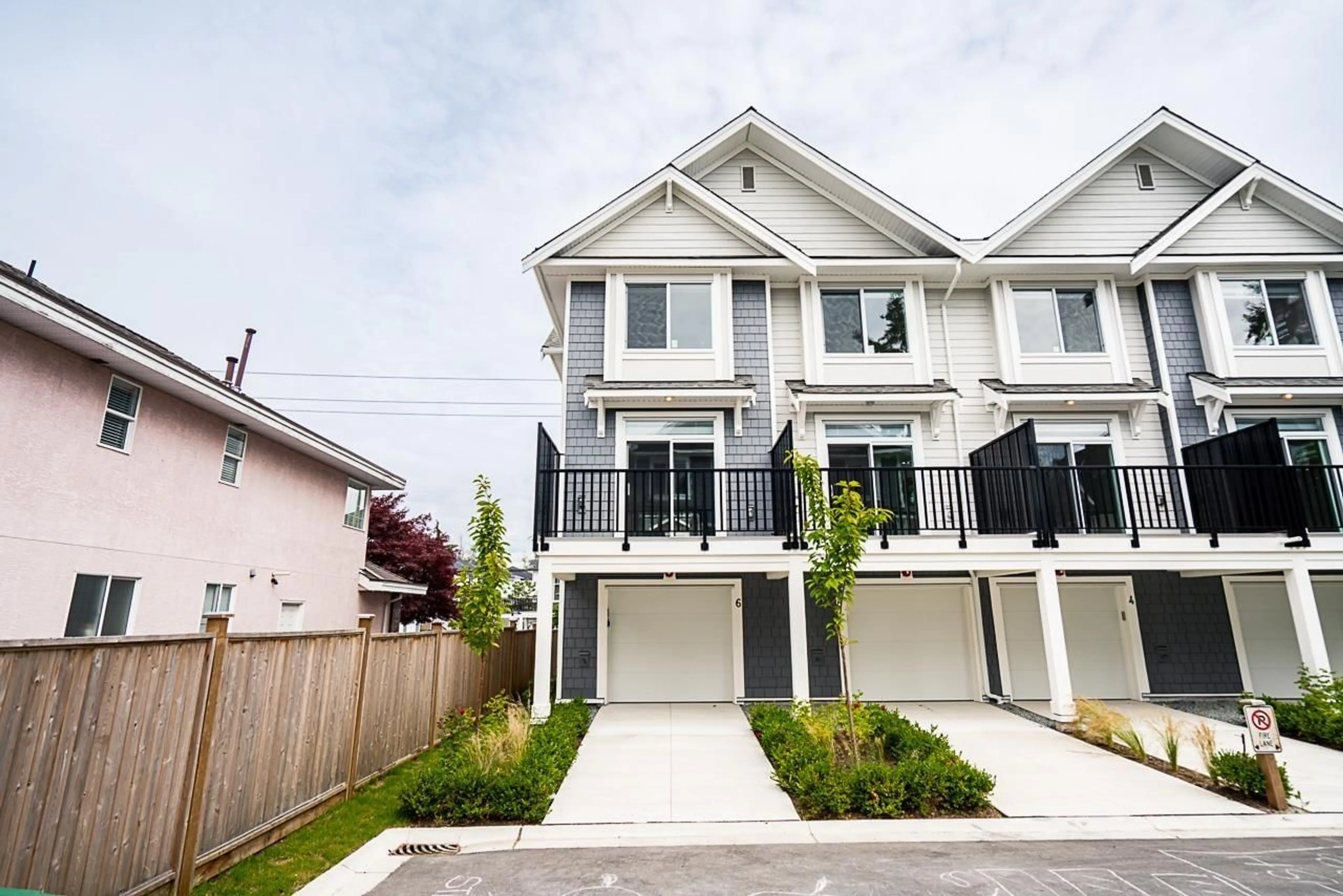 Home with vinyl exterior material, street for 6 - 2525 156 STREET, Surrey British Columbia V3P1C7