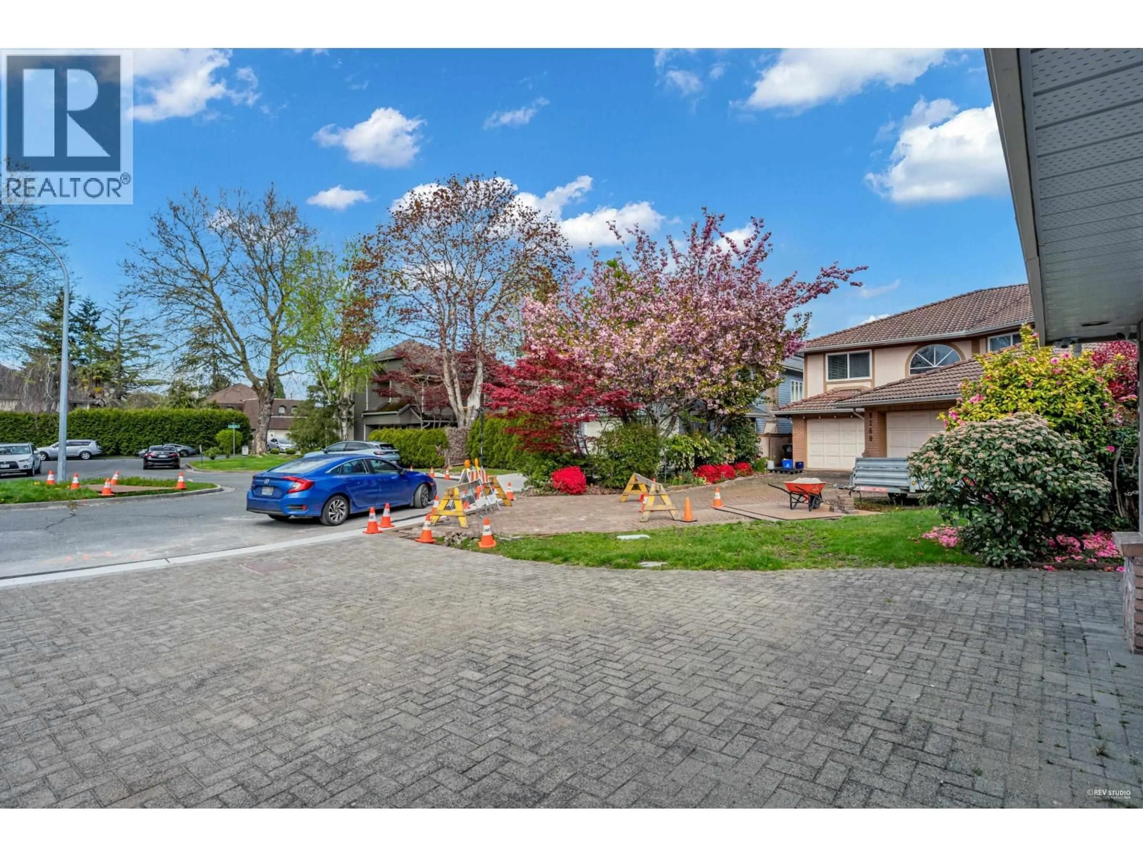 A pic from outside/outdoor area/front of a property/back of a property/a pic from drone, street for 9280 JASKOW PLACE, Richmond British Columbia V7E5S4