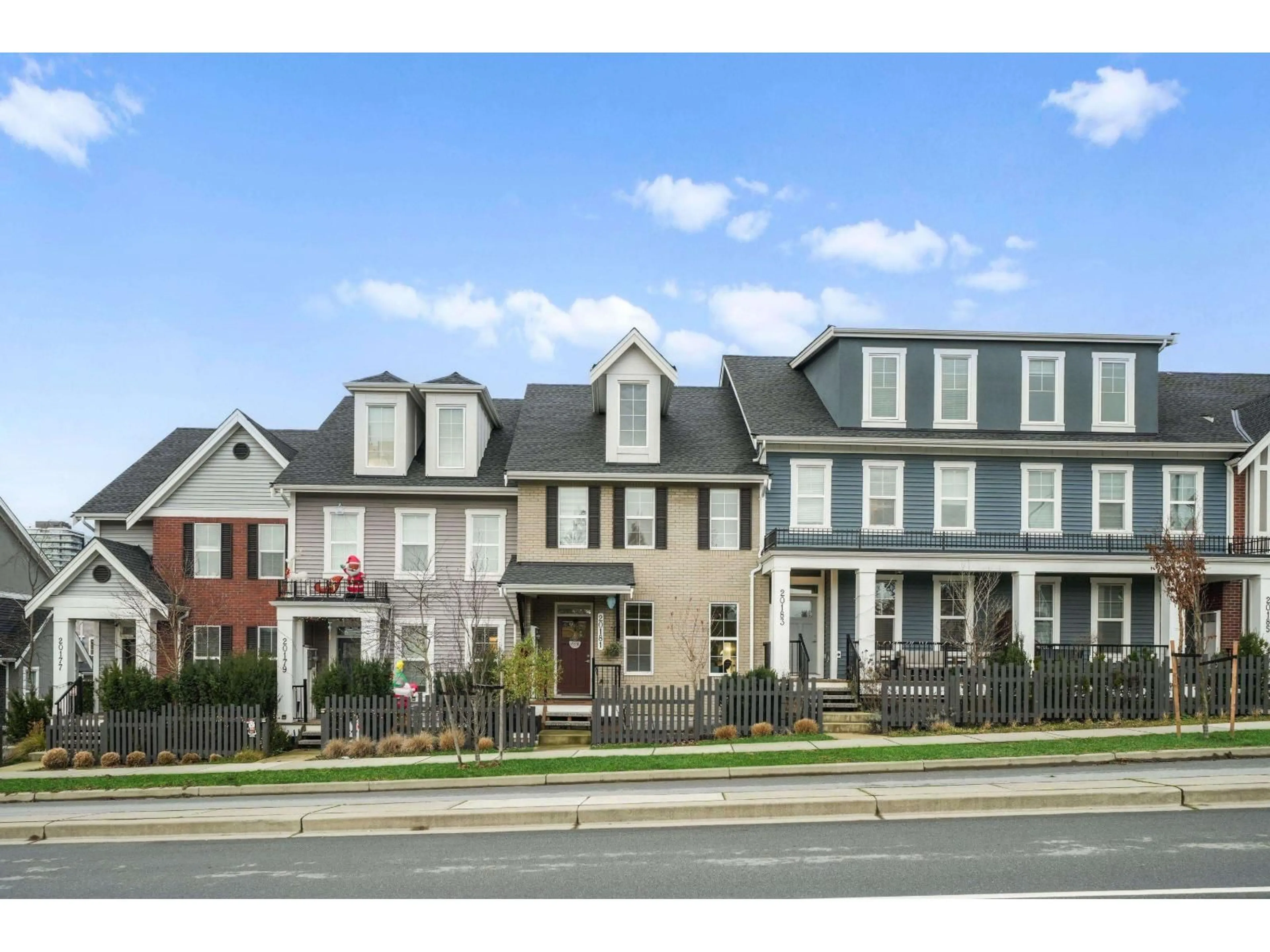 Home with vinyl exterior material, street for 20181 83 AVENUE, Langley British Columbia V2Y4L1