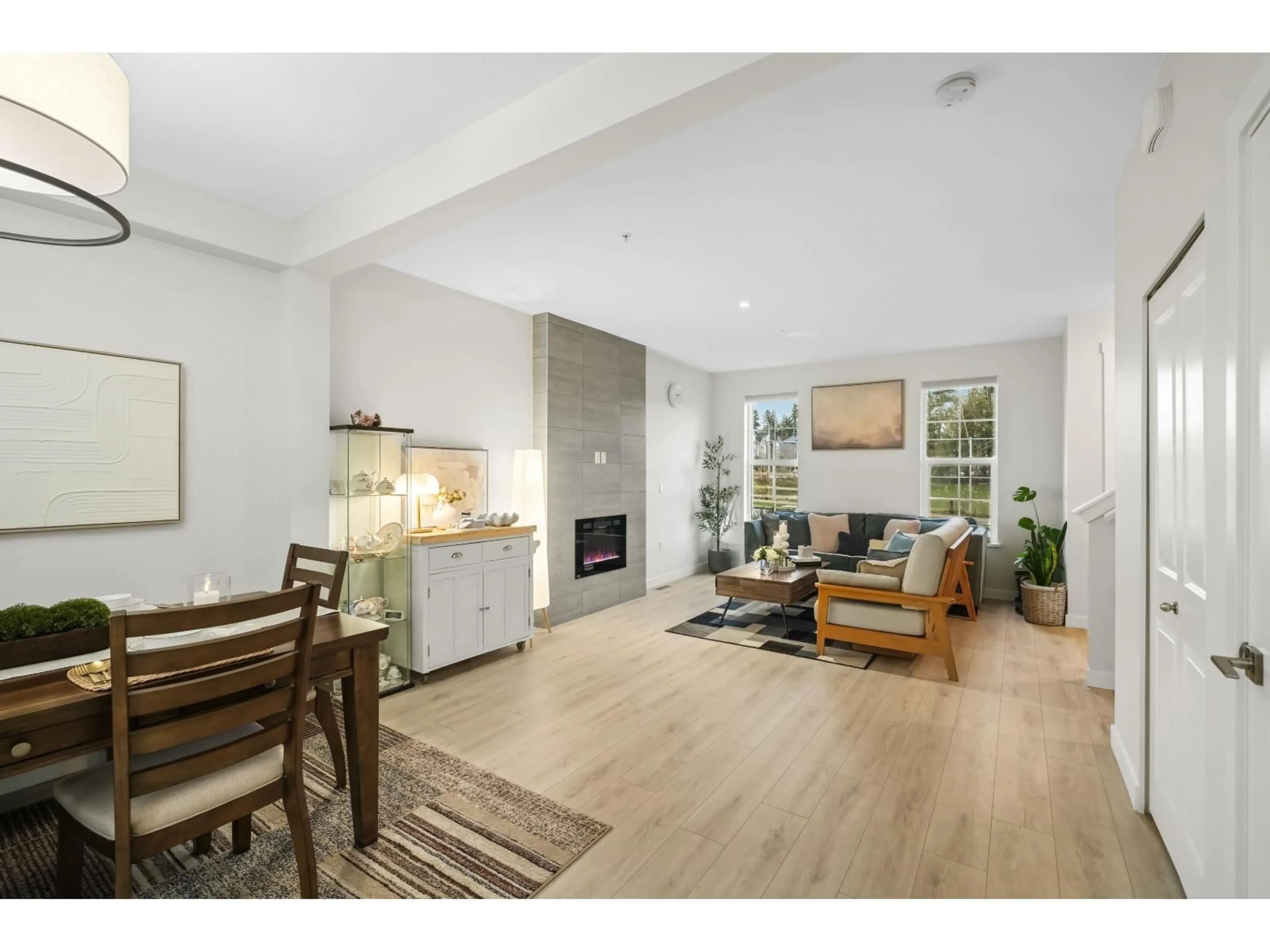 Living room with furniture, unknown for 20181 83 AVENUE, Langley British Columbia V2Y4L1