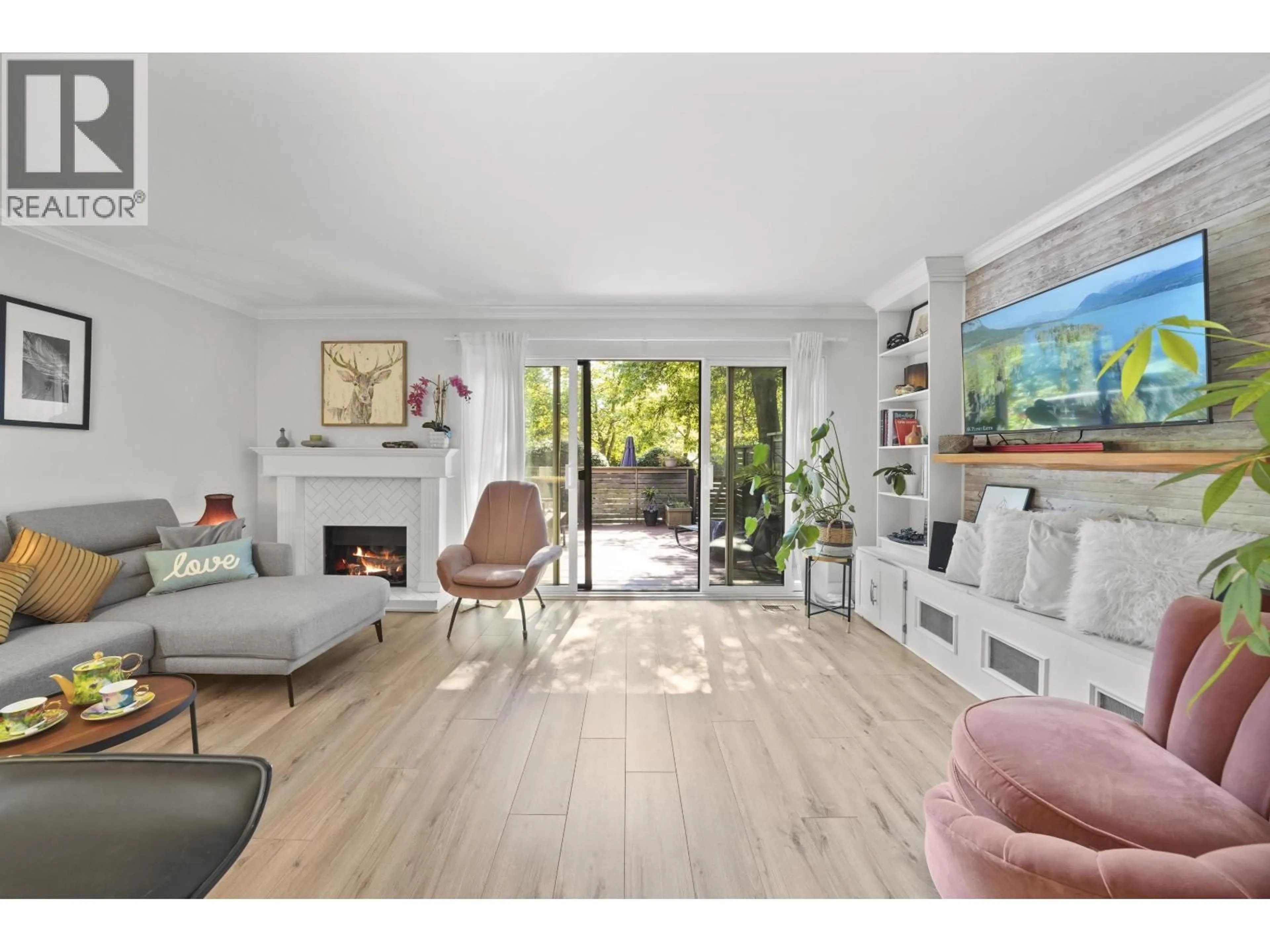 Living room with furniture, unknown for 49 - 1910 CEDAR VILLAGE CRESCENT, North Vancouver British Columbia V7J3M5