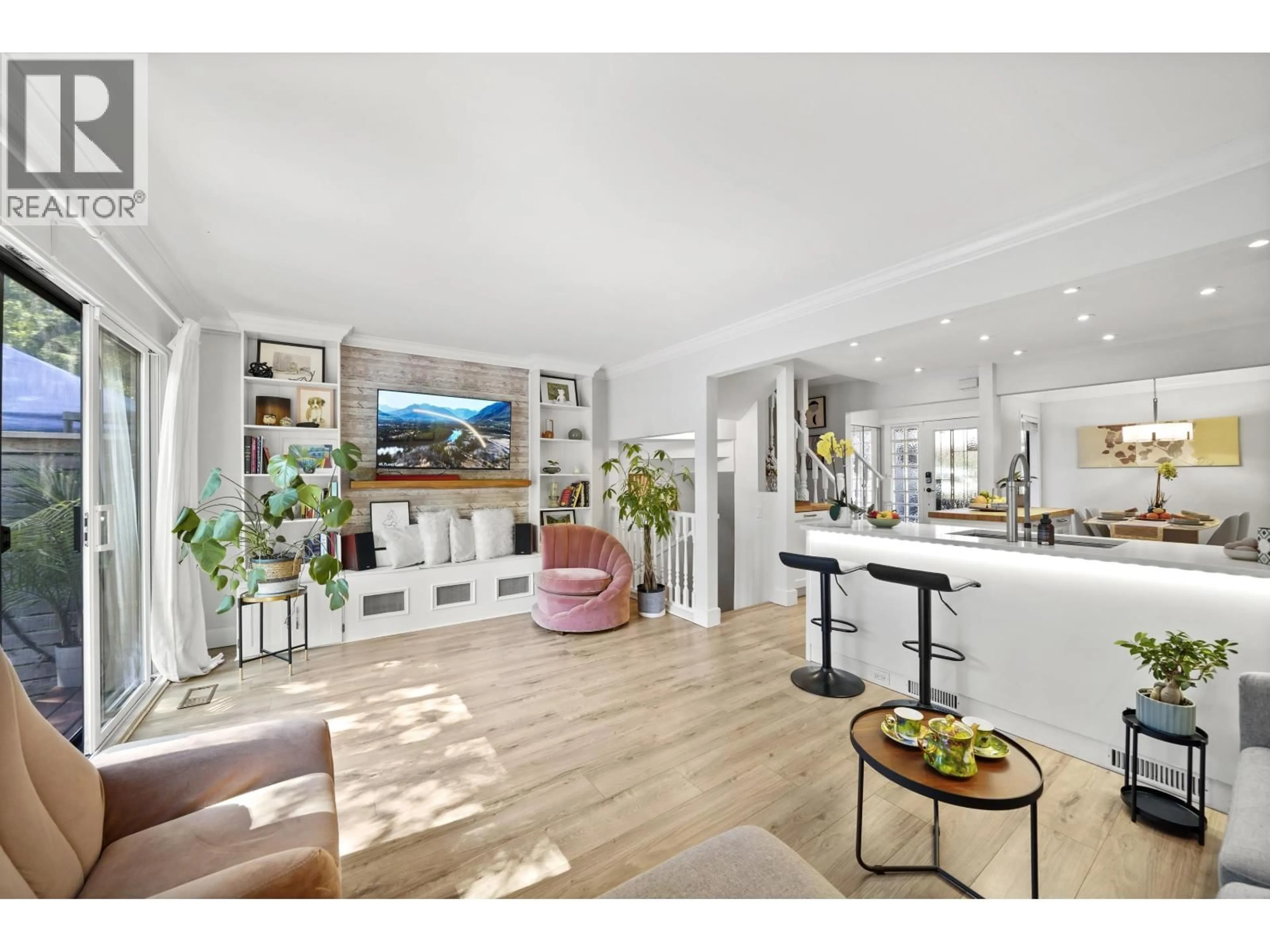 Open concept kitchen, unknown for 49 - 1910 CEDAR VILLAGE CRESCENT, North Vancouver British Columbia V7J3M5