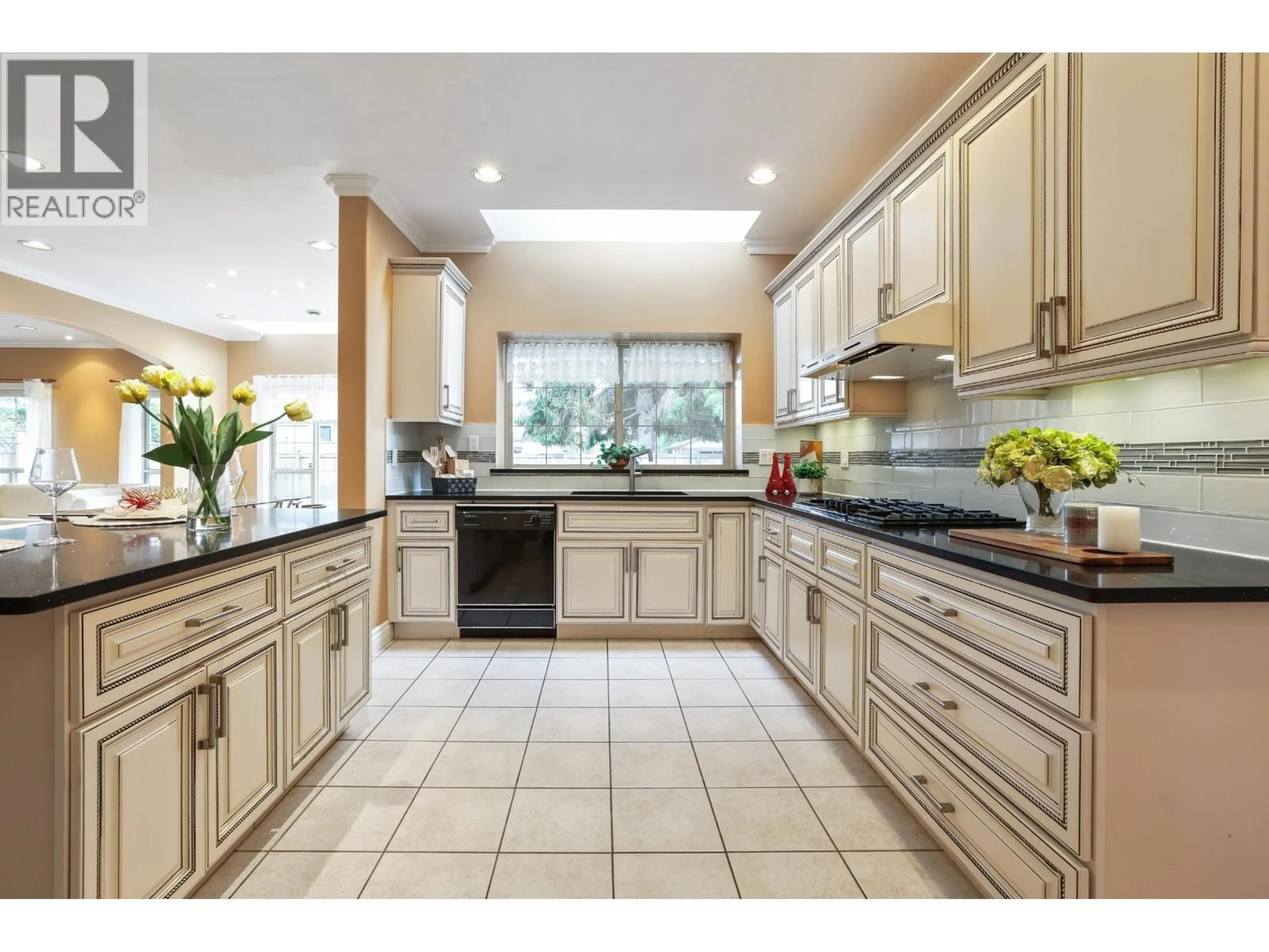 Open concept kitchen, ceramic/tile floor for 7460 LOMBARD ROAD, Richmond British Columbia V7C3N1